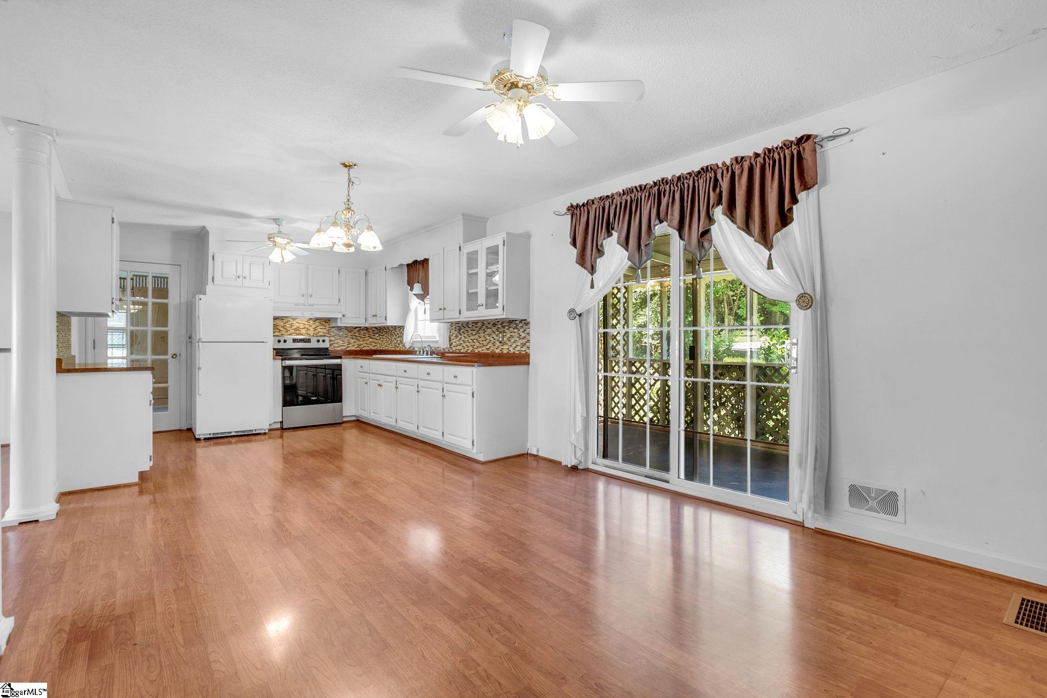 204 Parkdale Drive Greenville, SC 29611