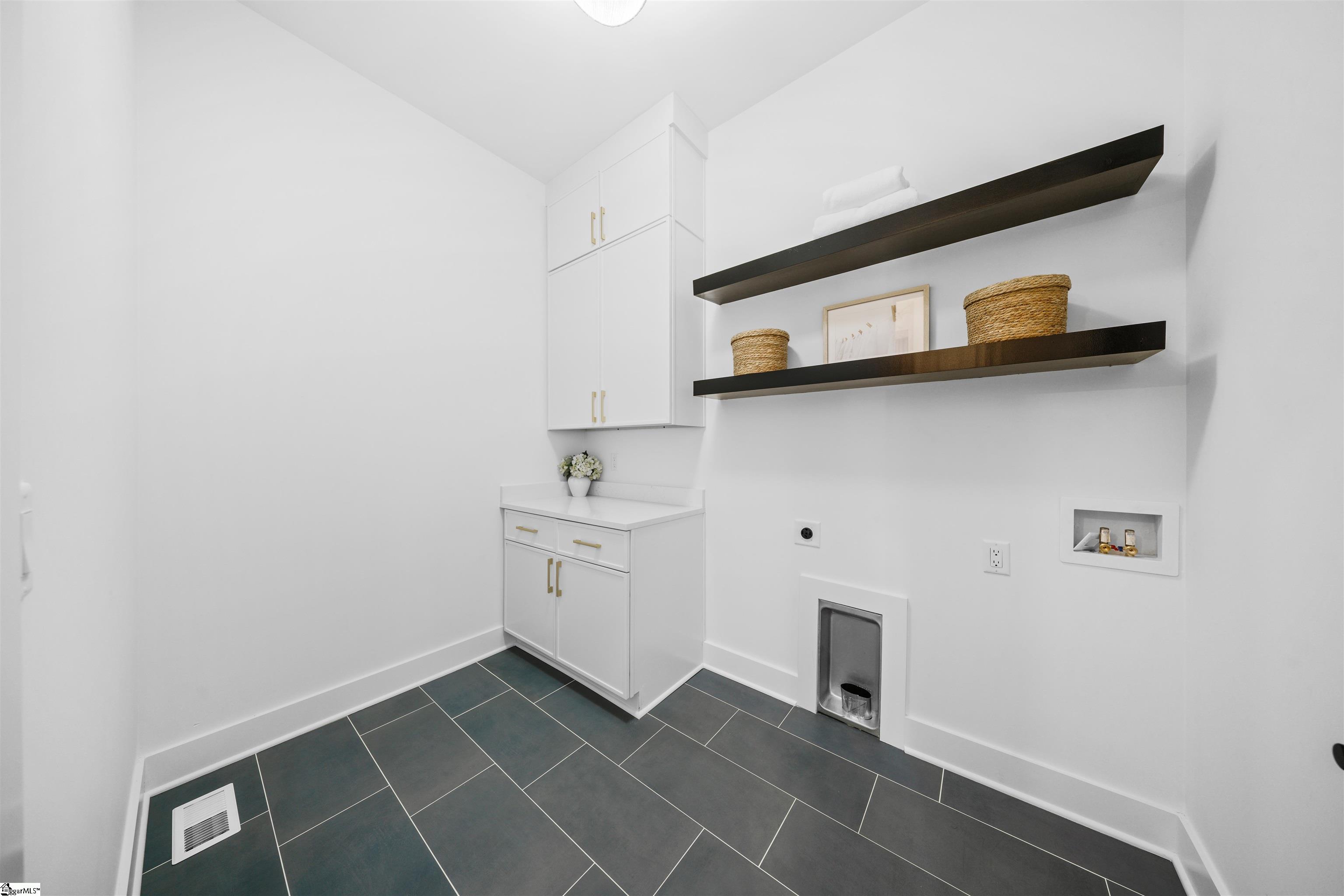 9 Beck Avenue Greenville, SC 29605