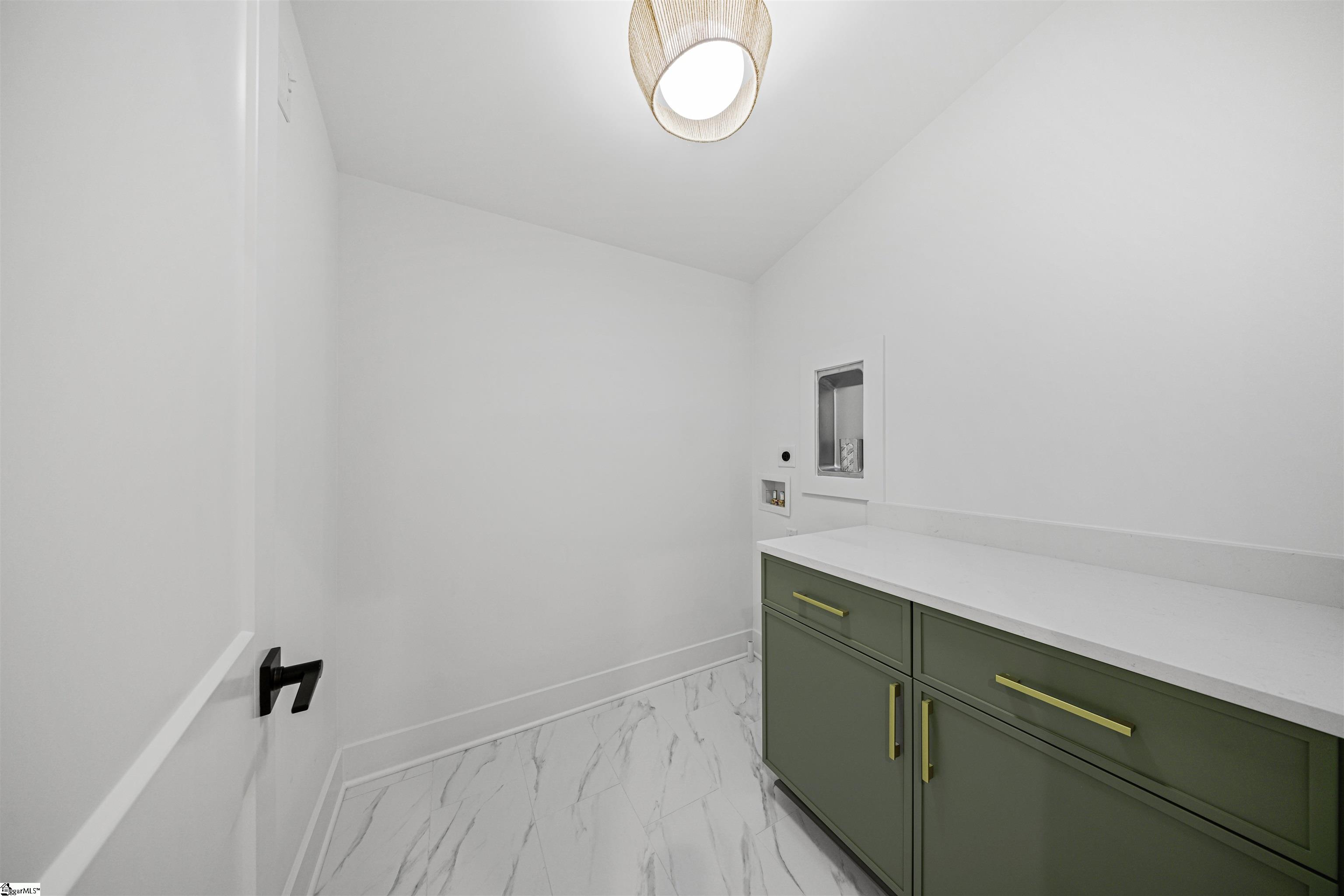 9 Beck Avenue Greenville, SC 29605