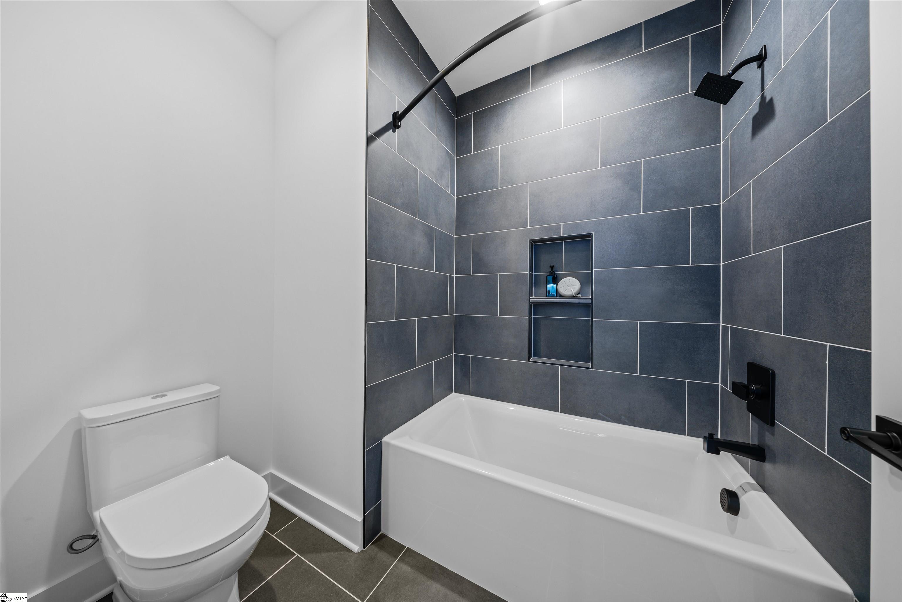 9 Beck Avenue Greenville, SC 29605