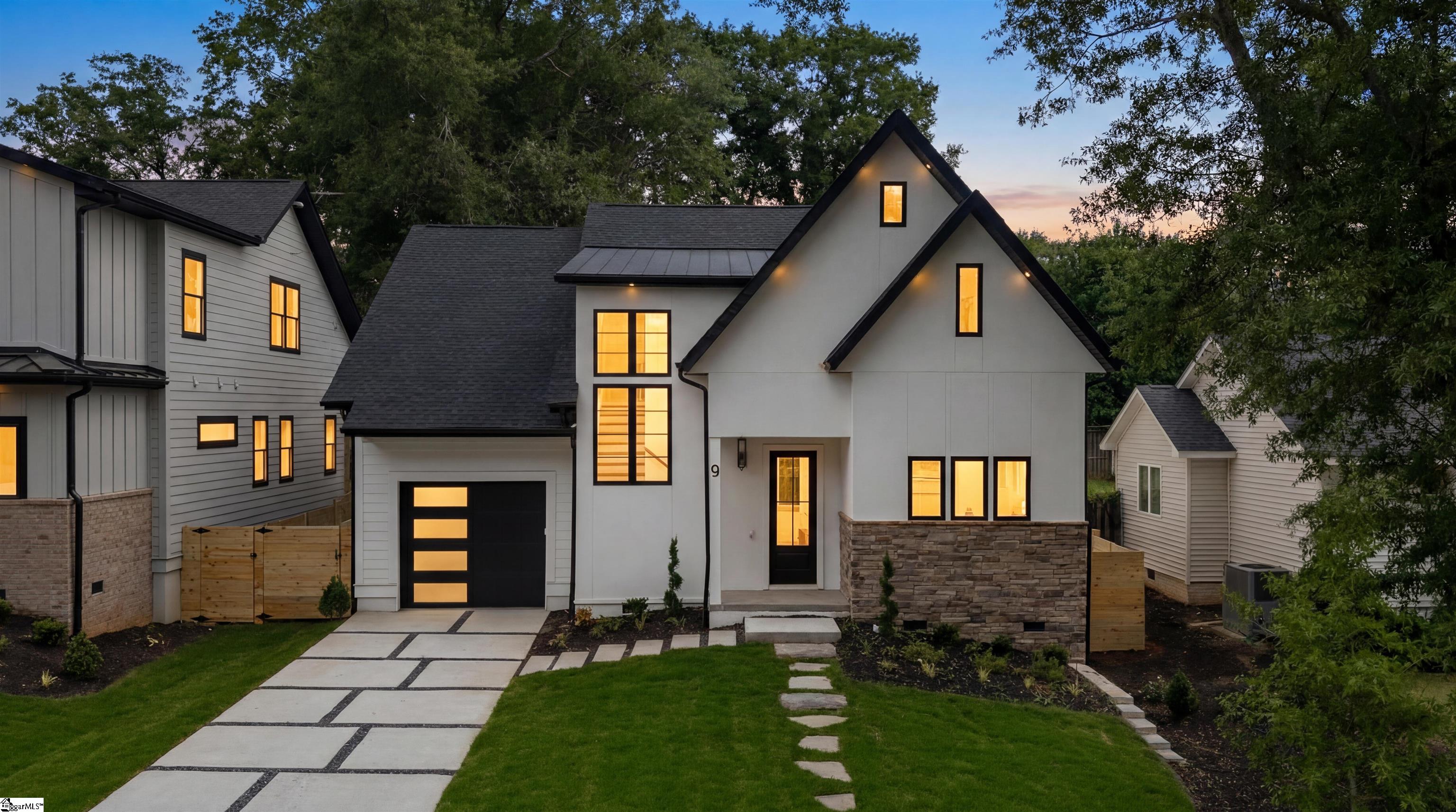 9 Beck Avenue Greenville, SC 29605