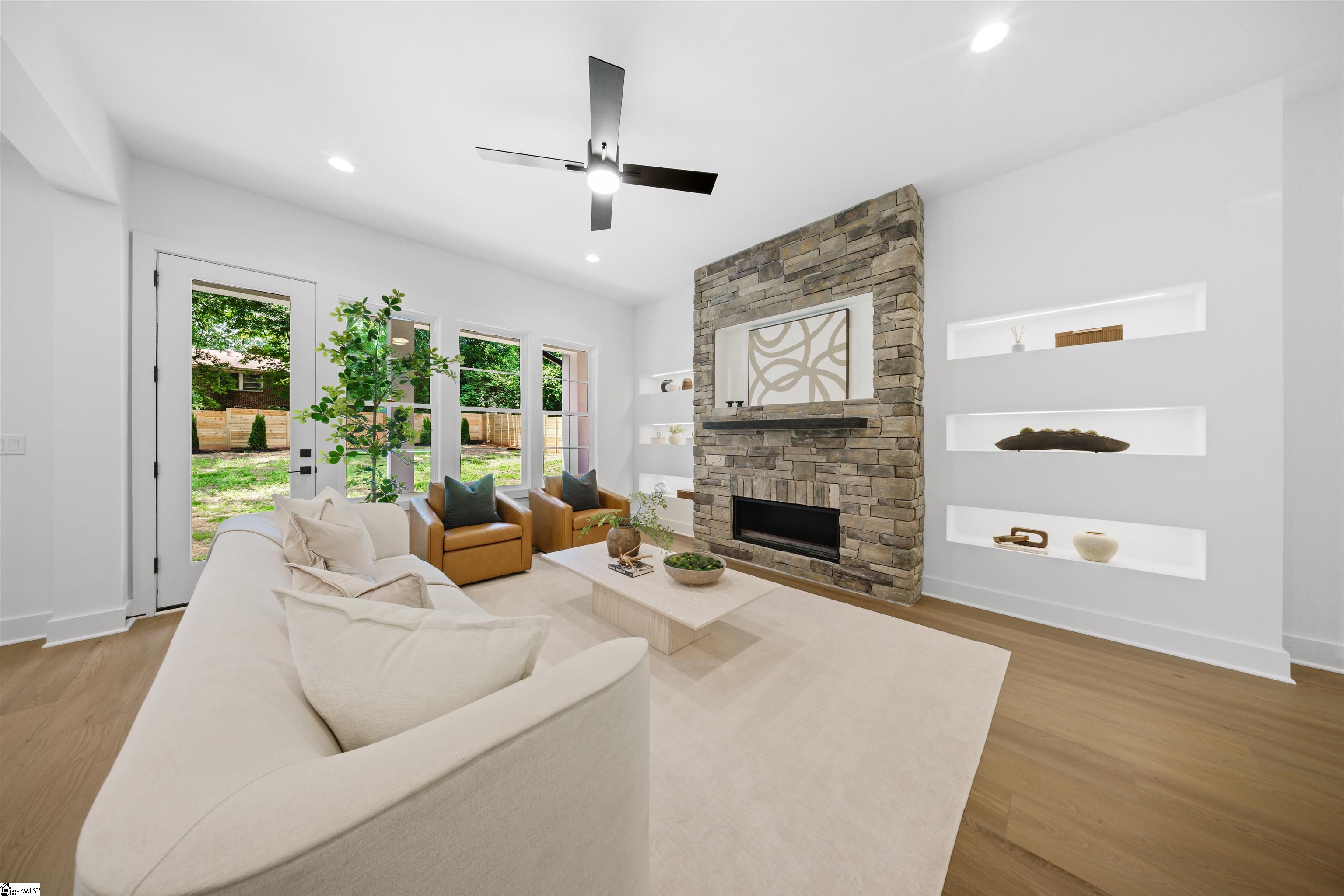9 Beck Avenue Greenville, SC 29605
