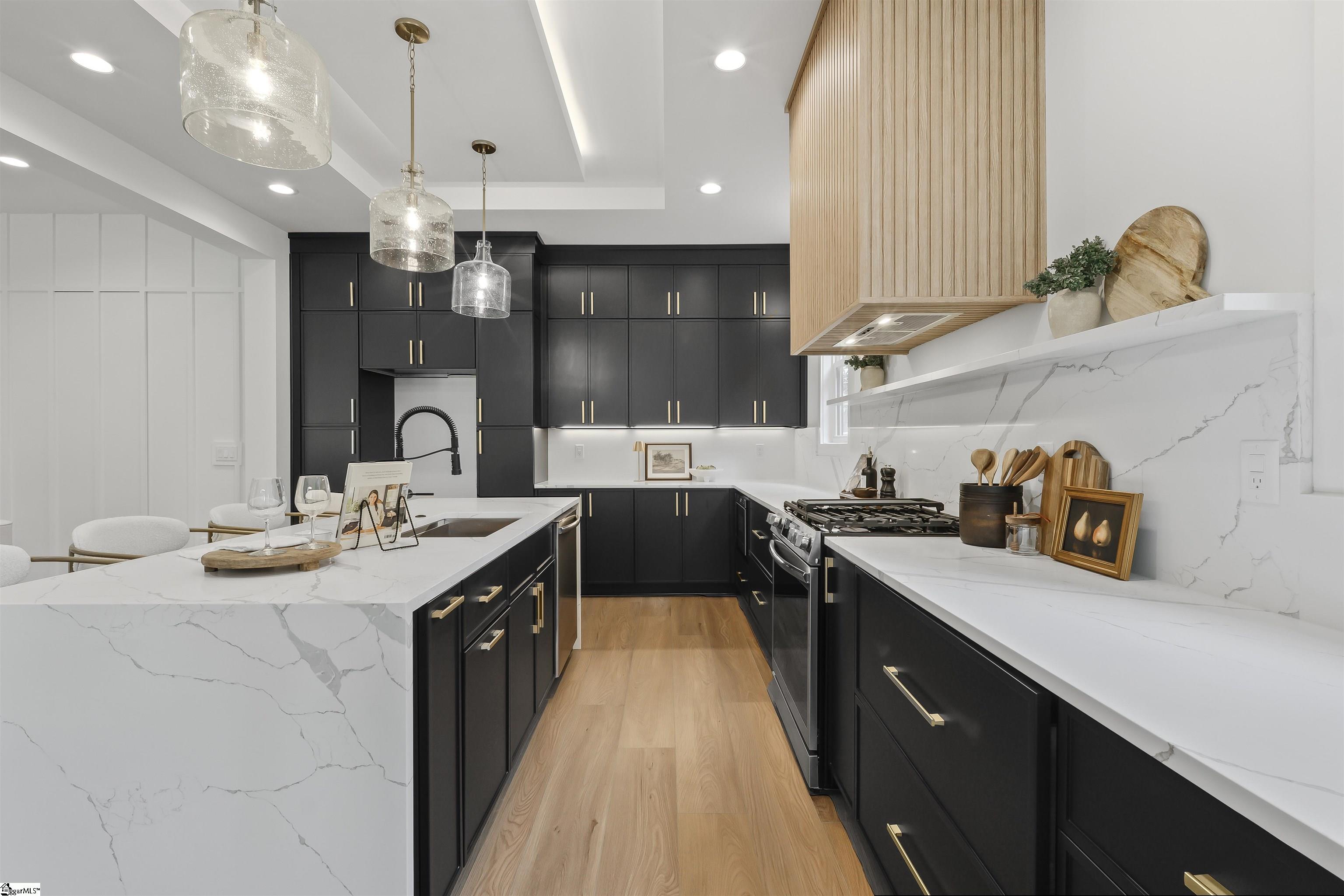 9 Beck Avenue Greenville, SC 29605