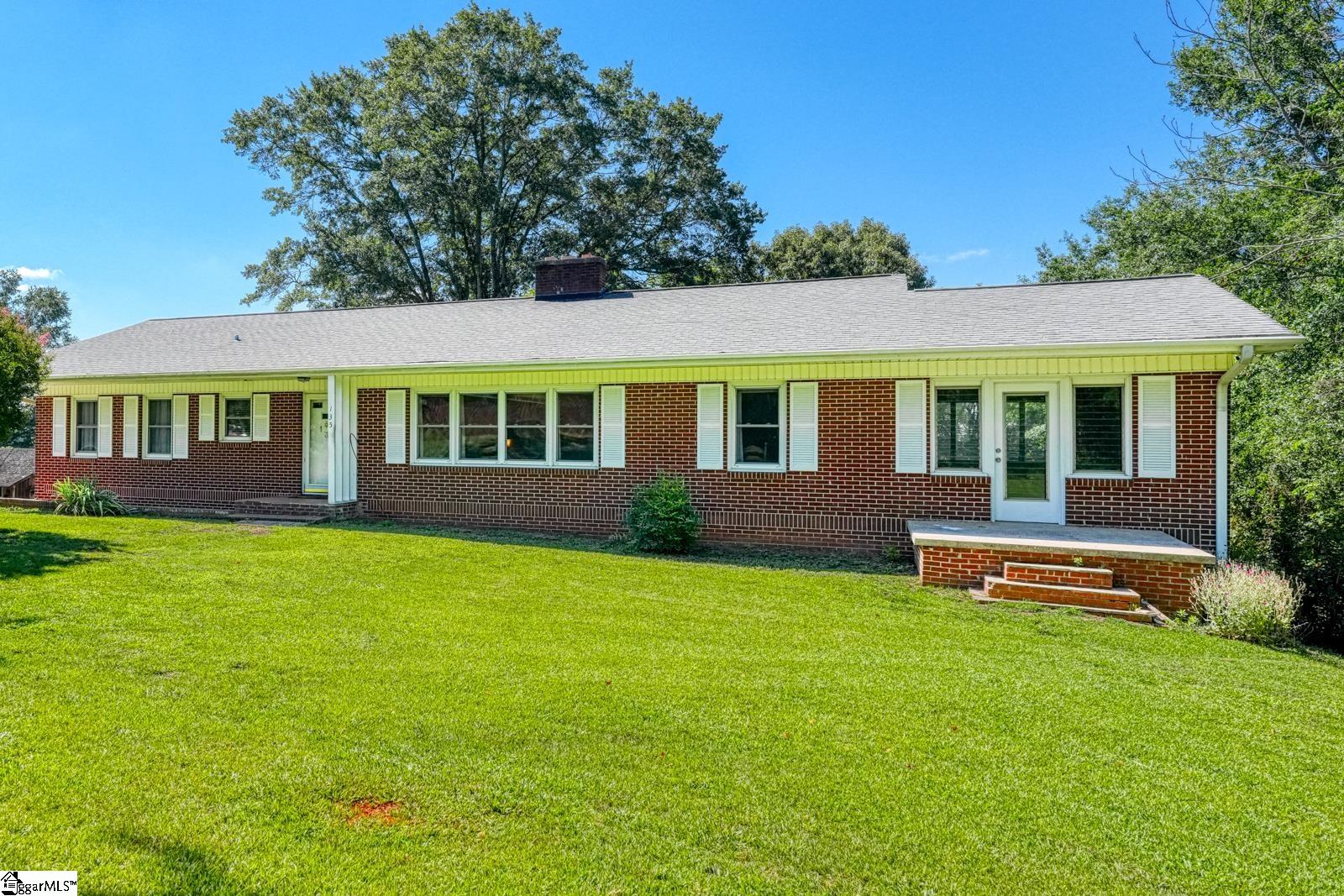 135 Skyview Drive Spartanburg, SC 29303