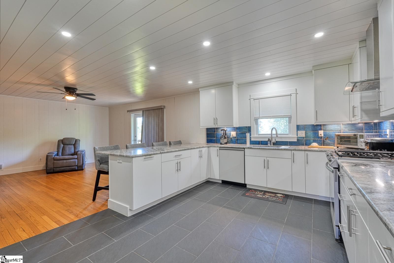 135 Skyview Drive Spartanburg, SC 29303