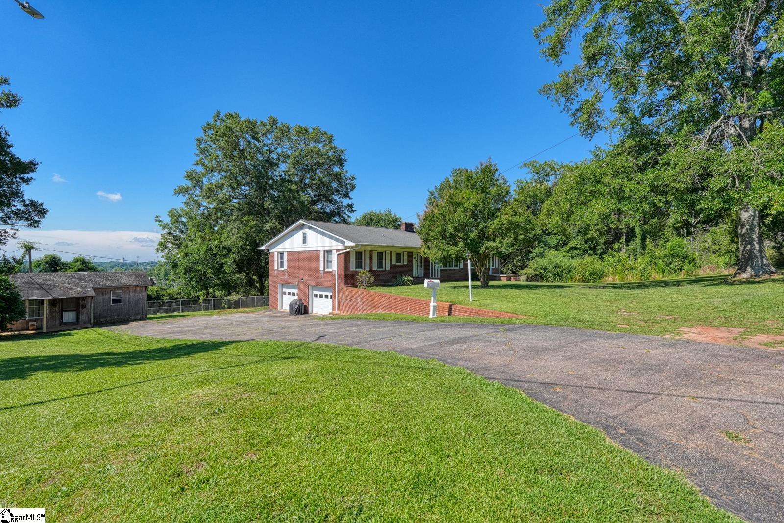 135 Skyview Drive Spartanburg, SC 29303