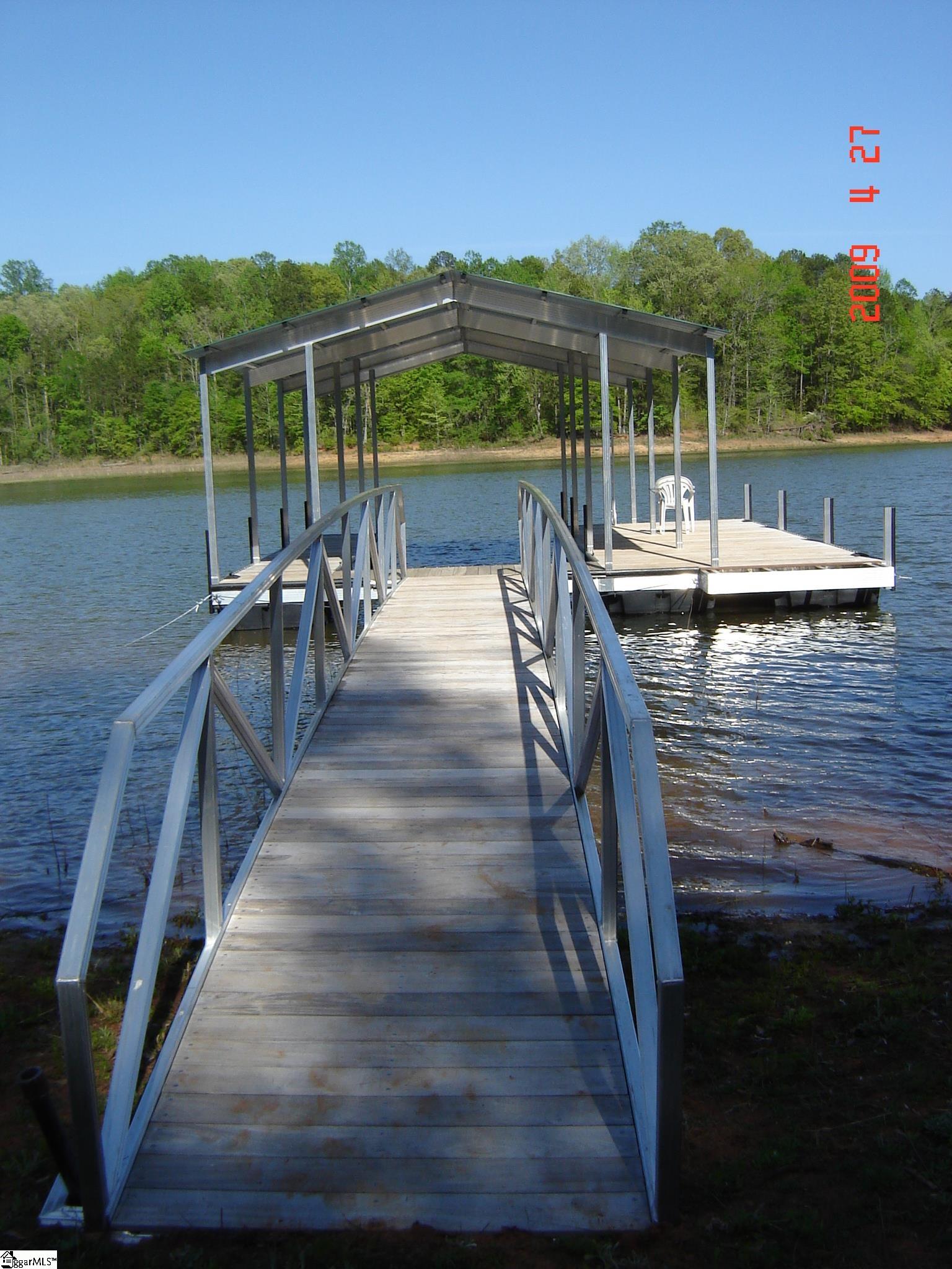 402 Boaters Row Fair Play, SC 29643
