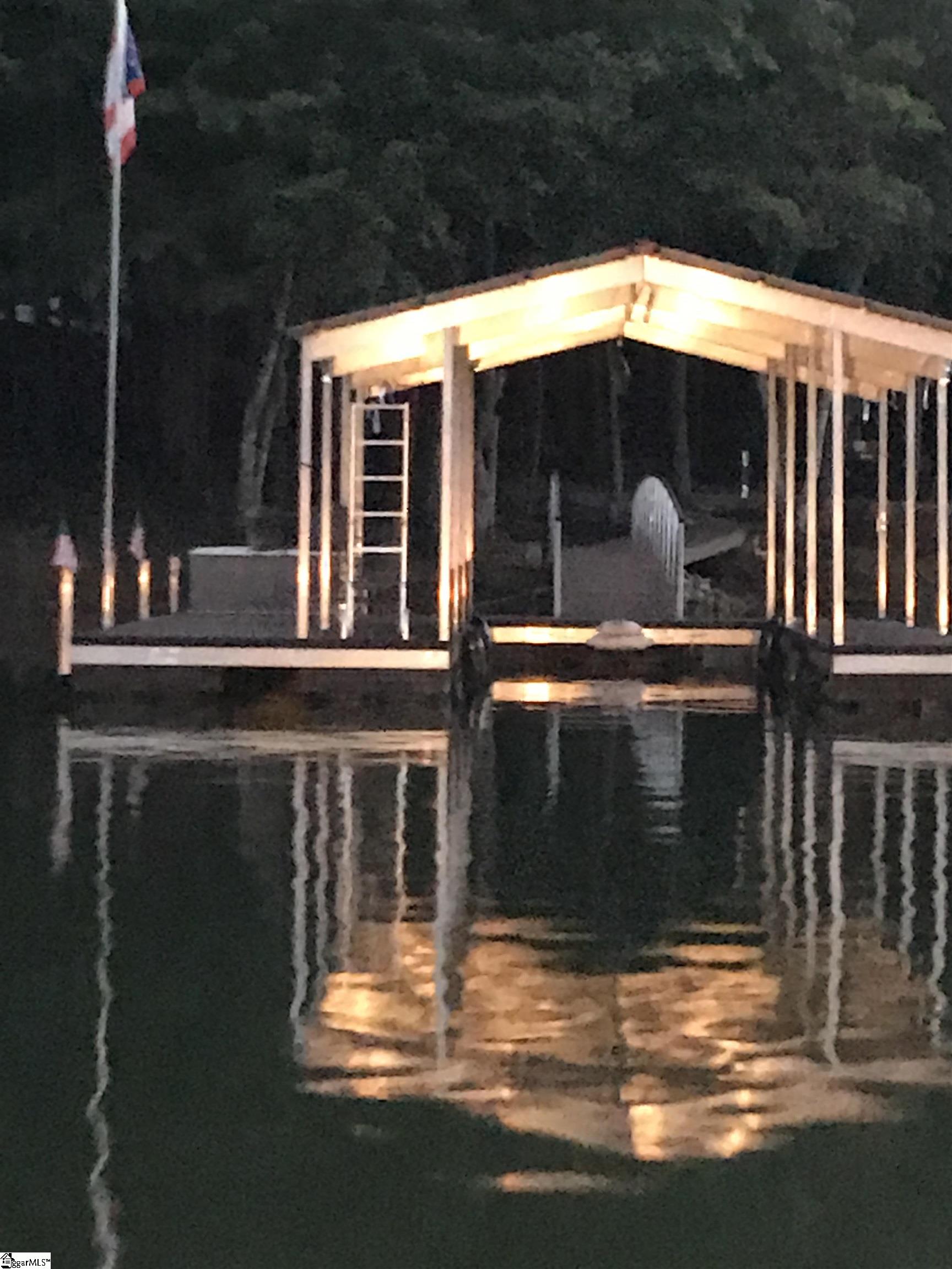 402 Boaters Row Fair Play, SC 29643