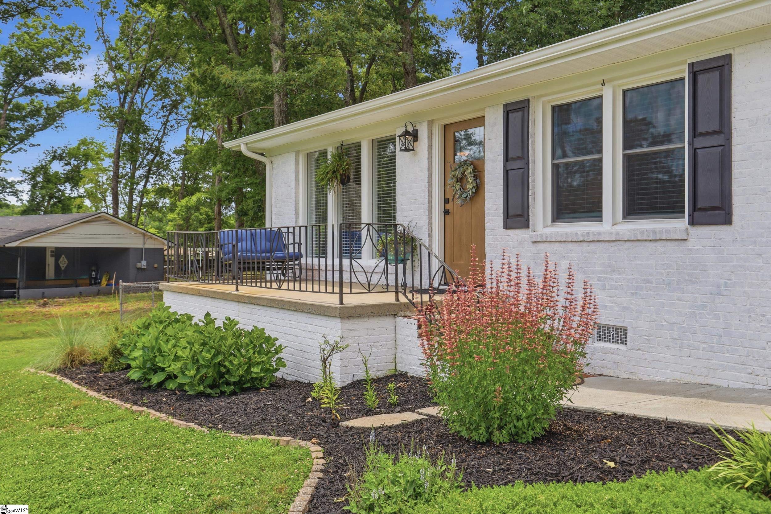23 Blue Mountain Drive Greenville, SC 29617