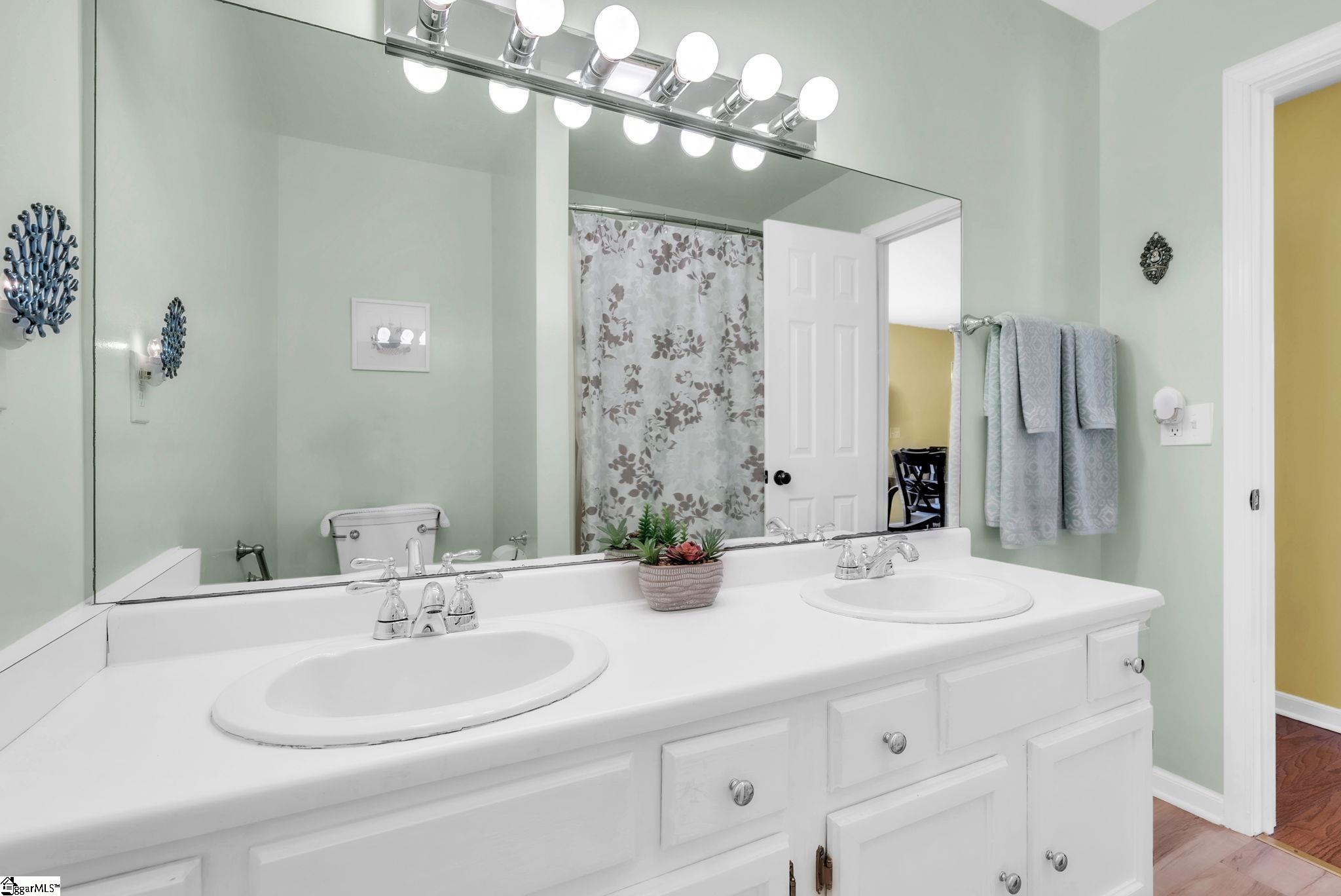 15 Hoedad Drive Fountain Inn, SC 29644