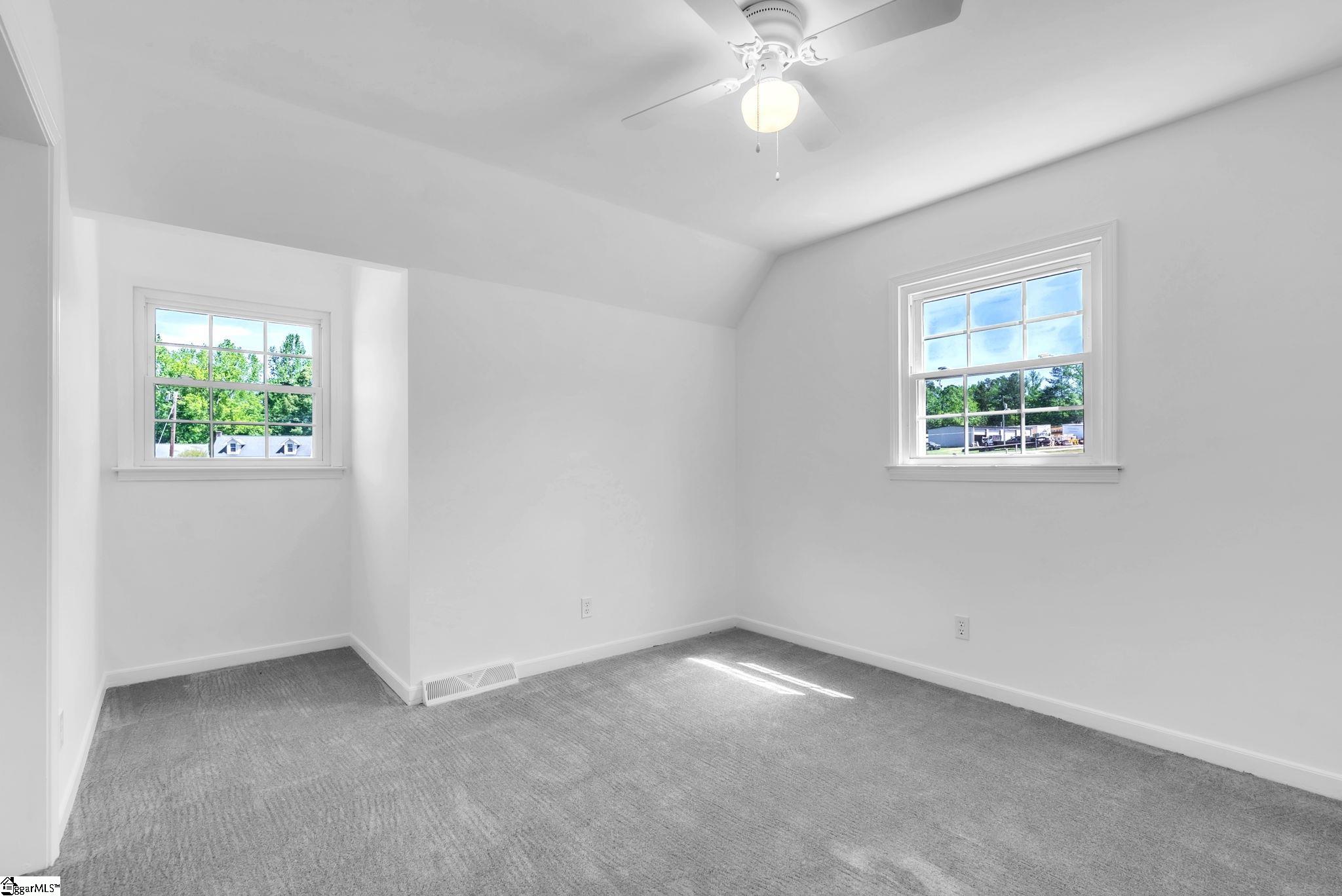 15 Hoedad Drive Fountain Inn, SC 29644