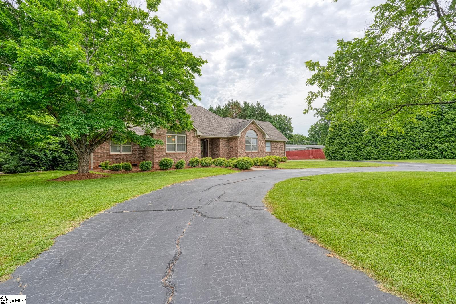 826 Mount Zion Road Spartanburg, SC 29303