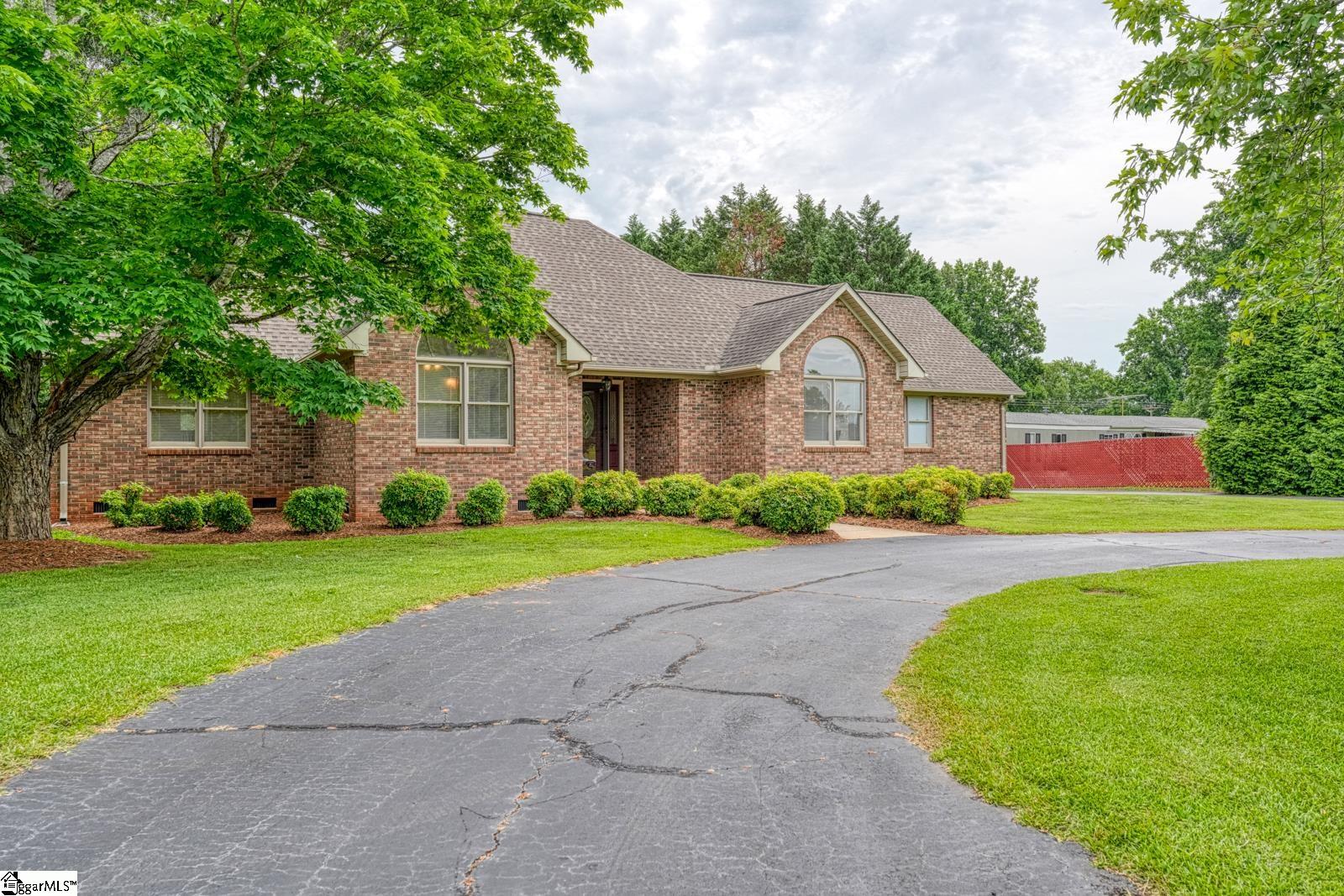826 Mount Zion Road Spartanburg, SC 29303