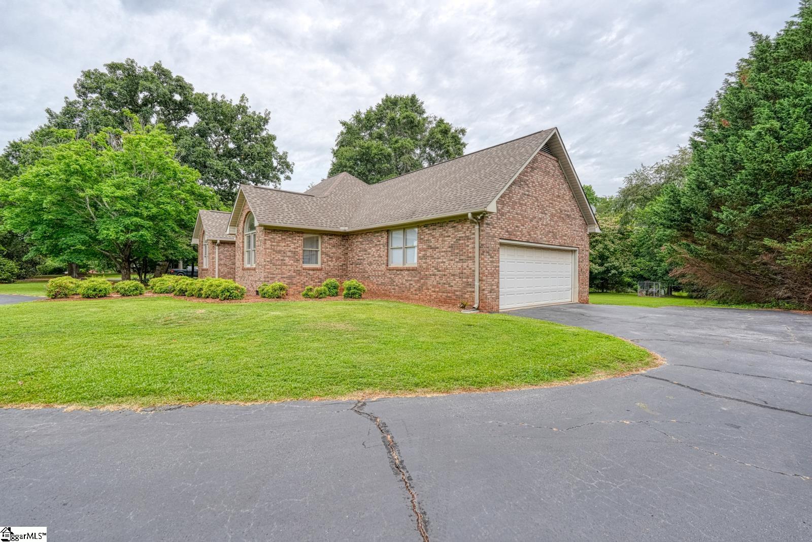 826 Mount Zion Road Spartanburg, SC 29303