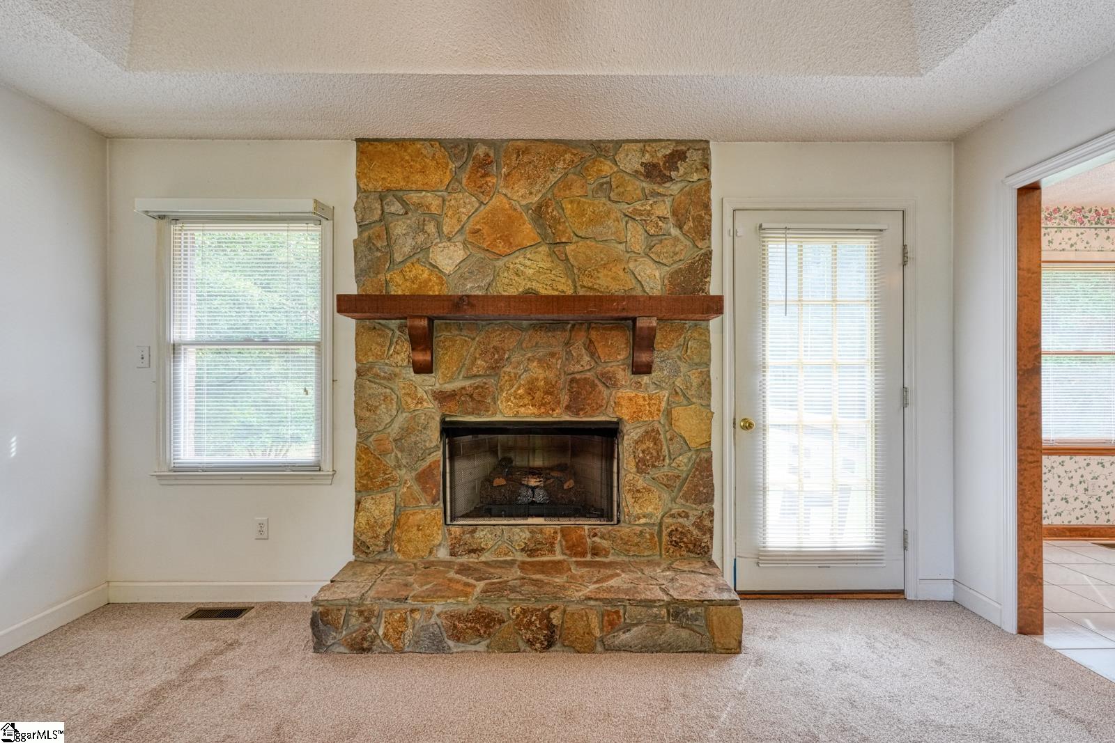 826 Mount Zion Road Spartanburg, SC 29303