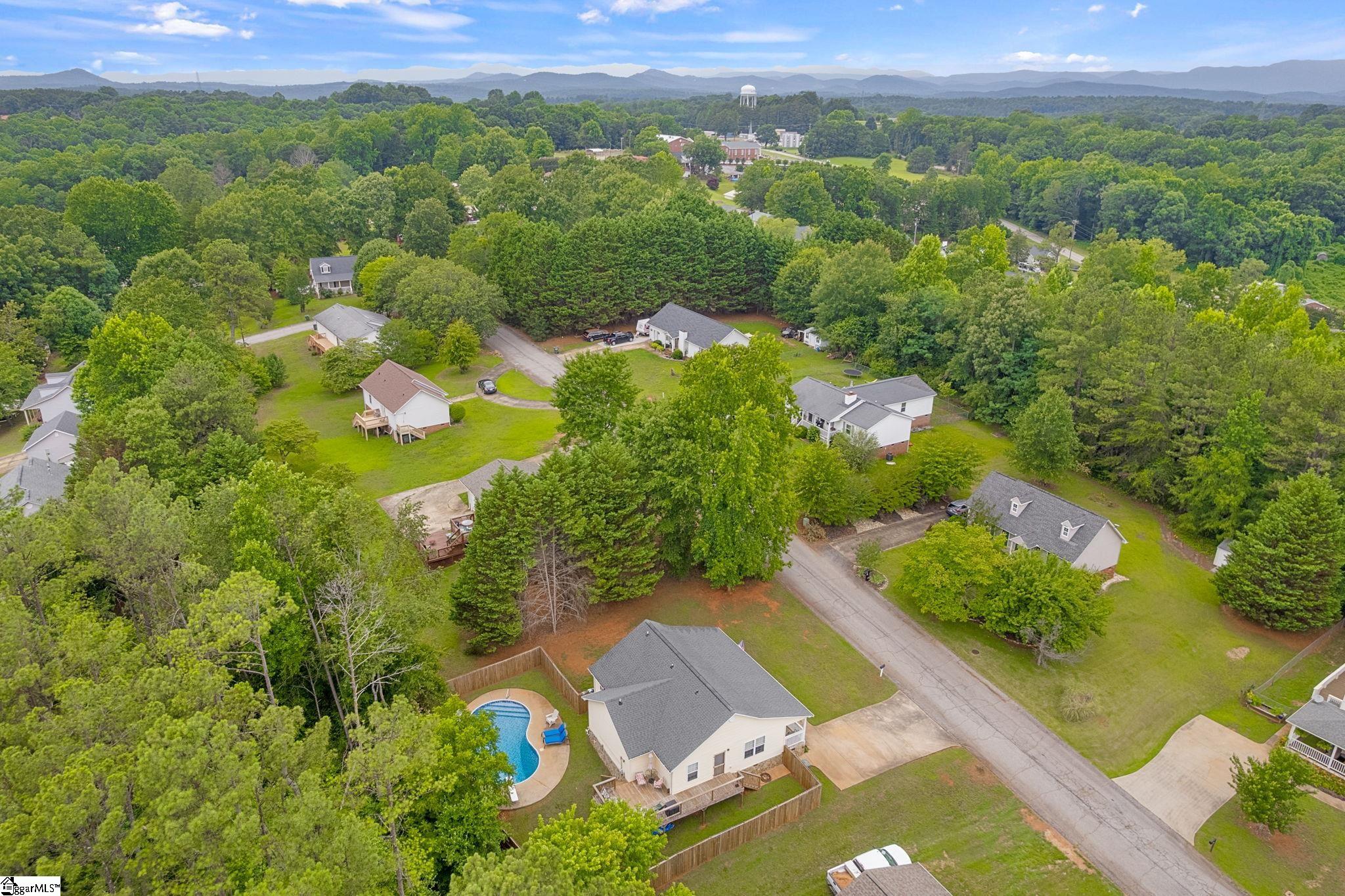 217 Lakewood Drive Pickens, SC 29671
