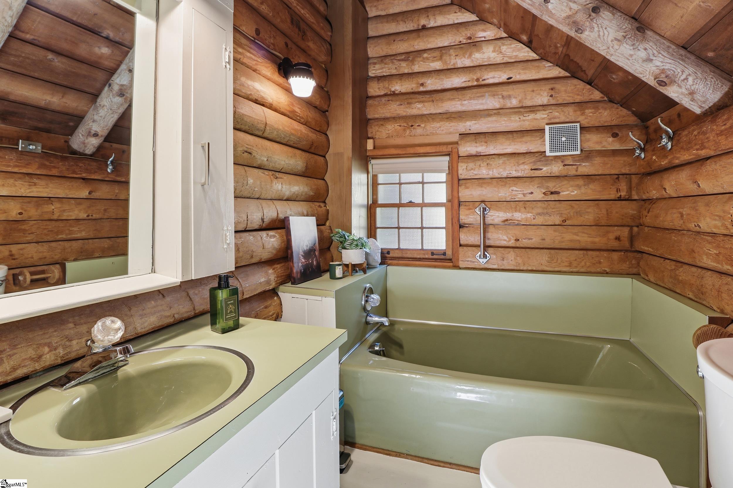 143 Caledonia Road Landrum, SC 29356