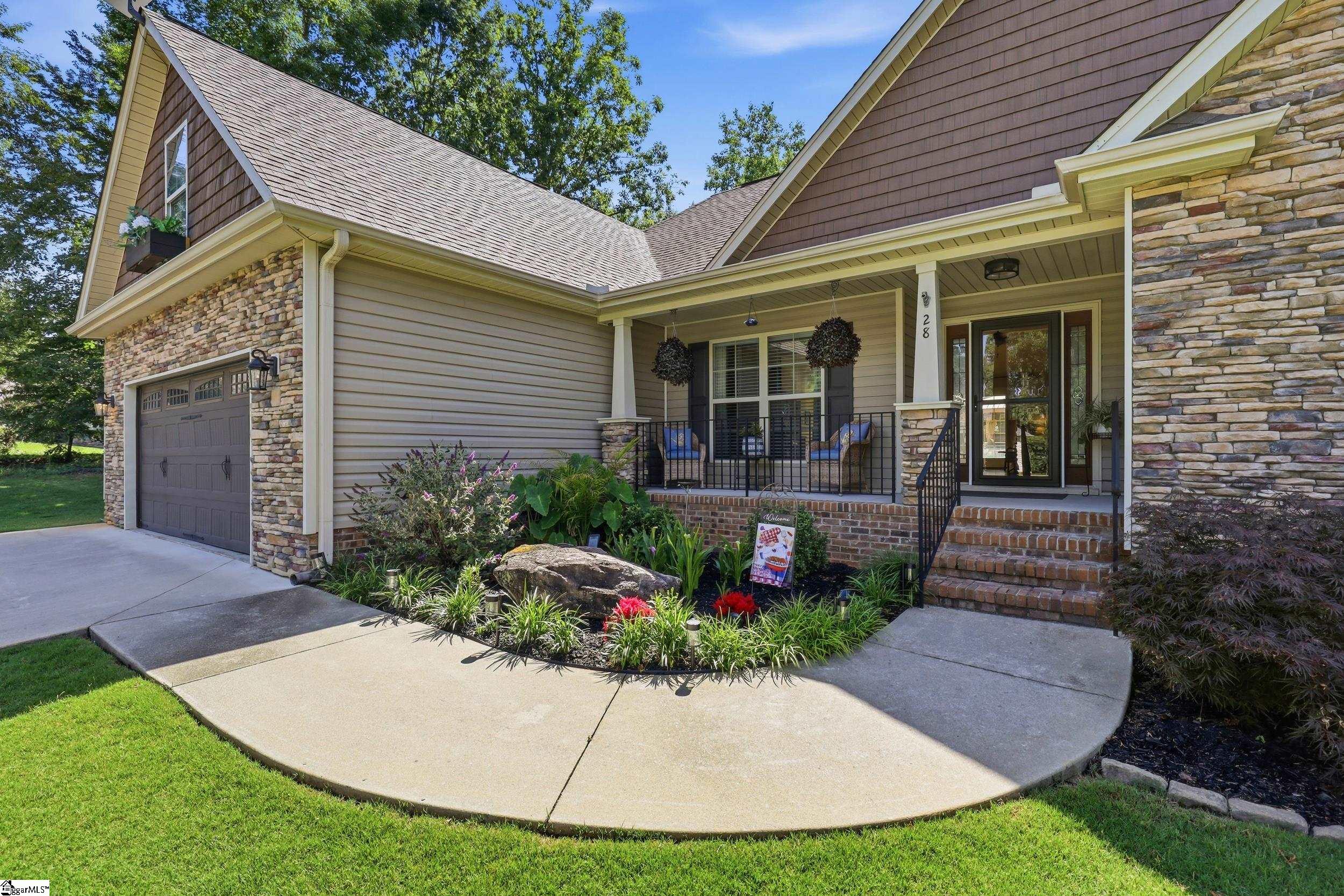 28 Goodwin Farms Court Travelers Rest, SC 29690