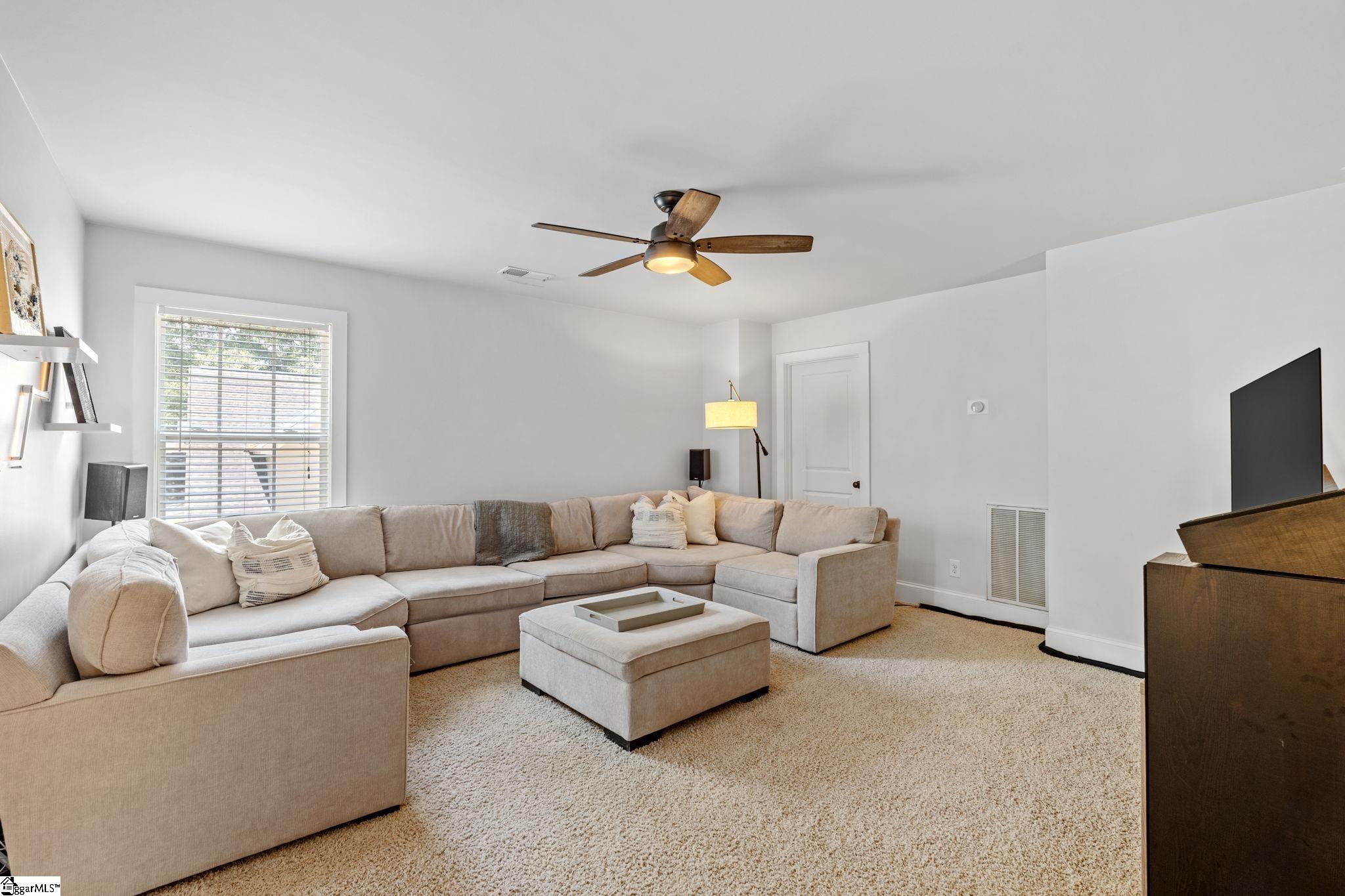 15 Phillips Lane Greenville, SC 29605
