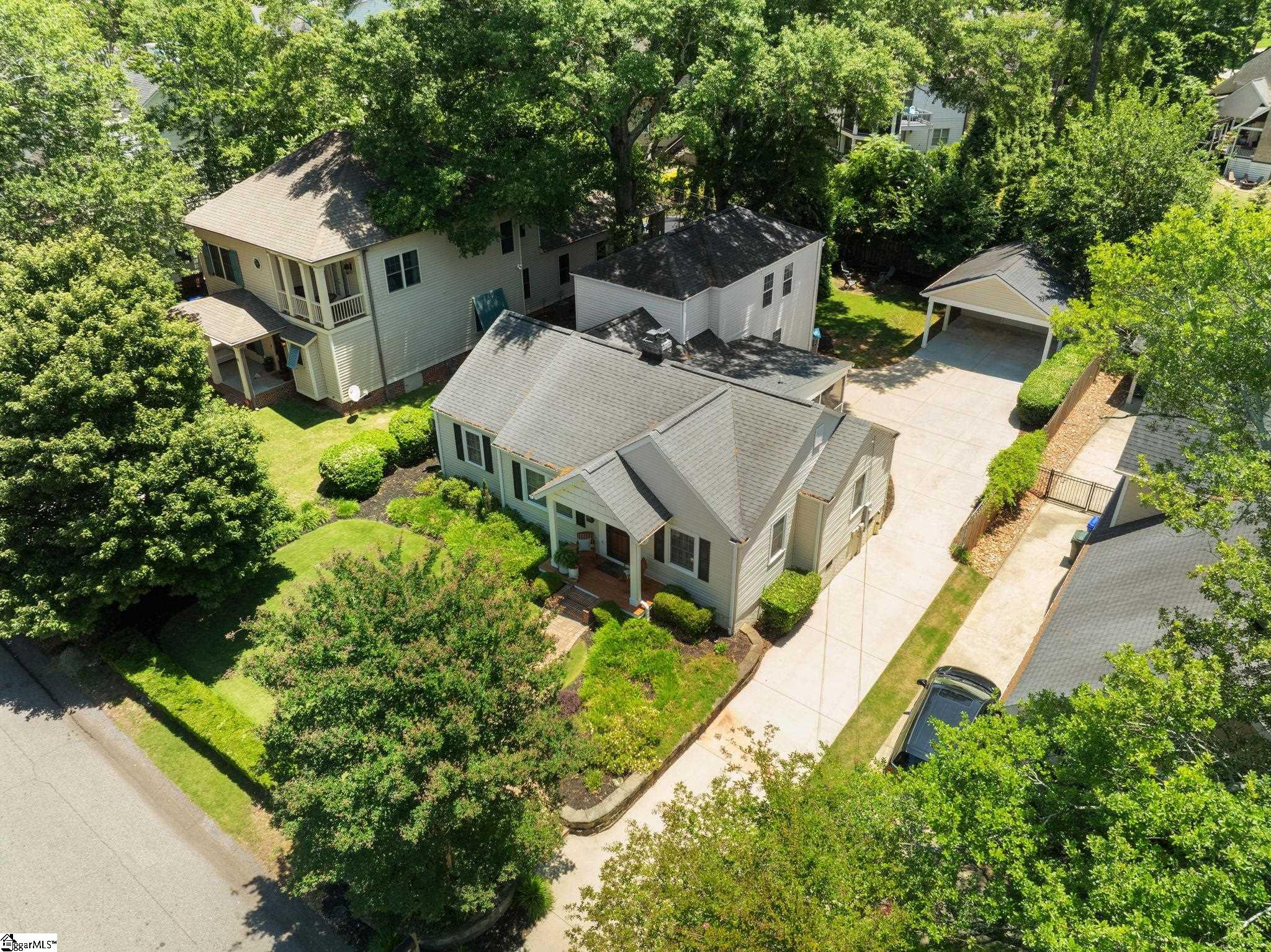 15 Phillips Lane Greenville, SC 29605