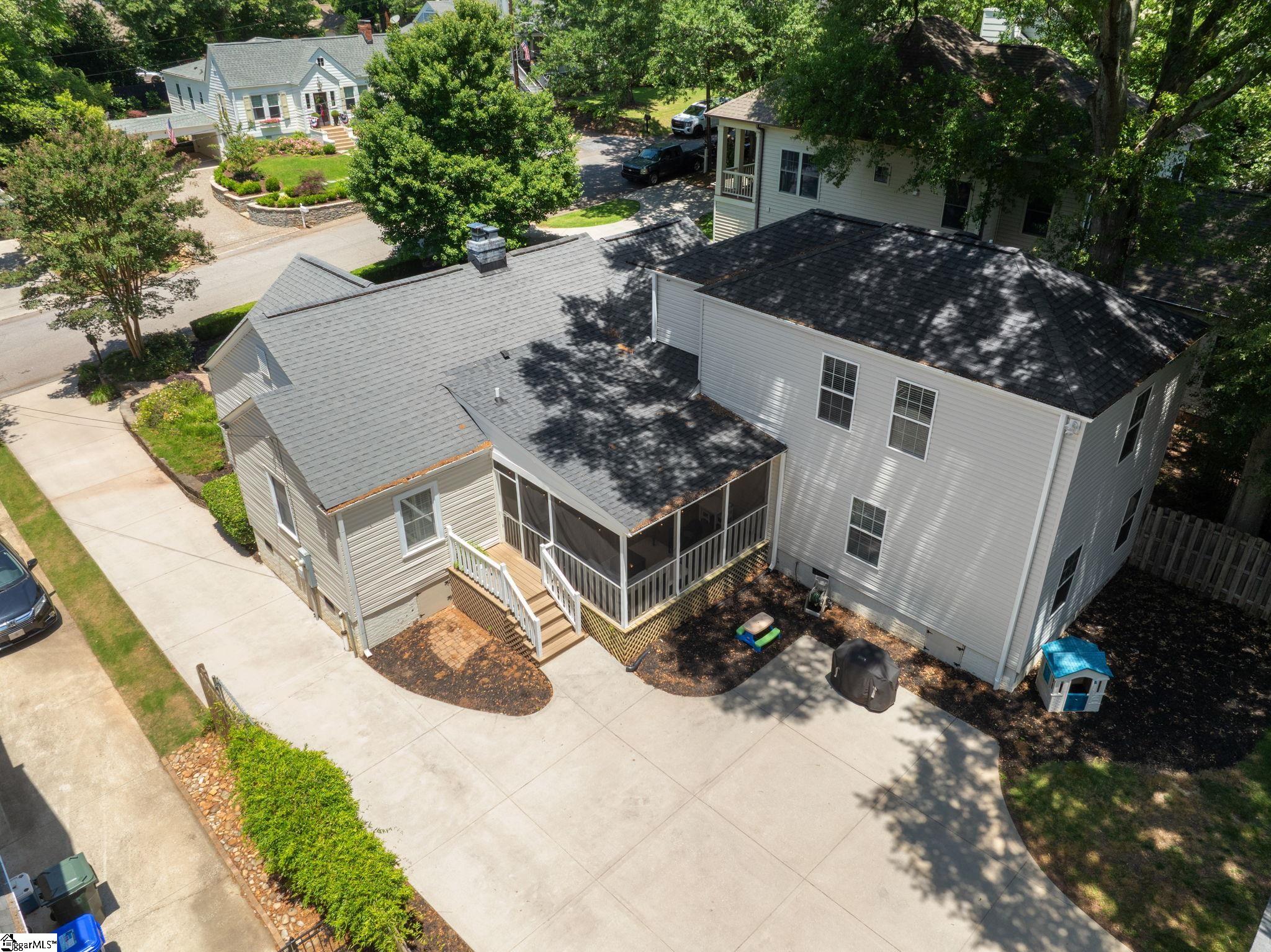 15 Phillips Lane Greenville, SC 29605