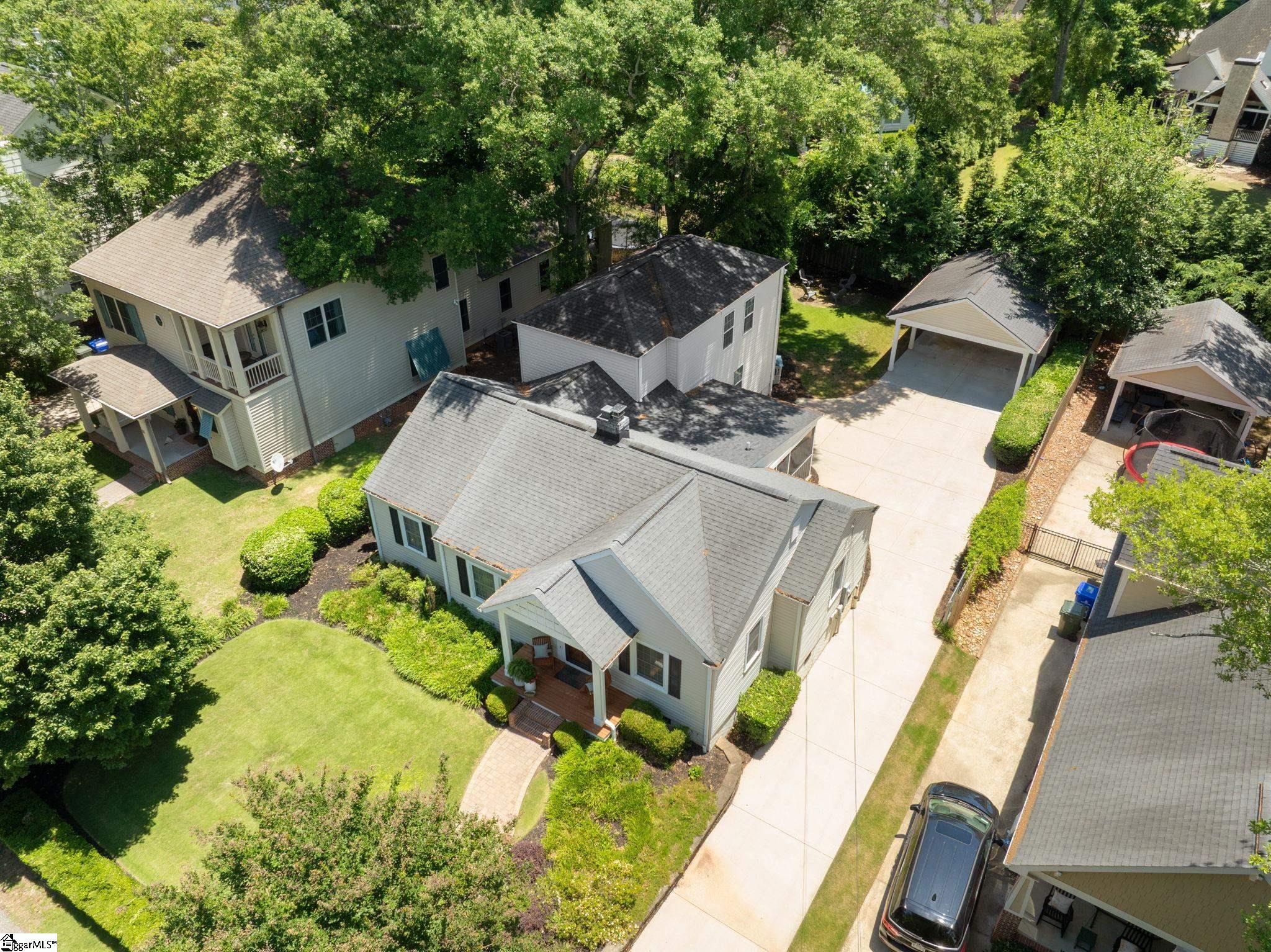 15 Phillips Lane Greenville, SC 29605