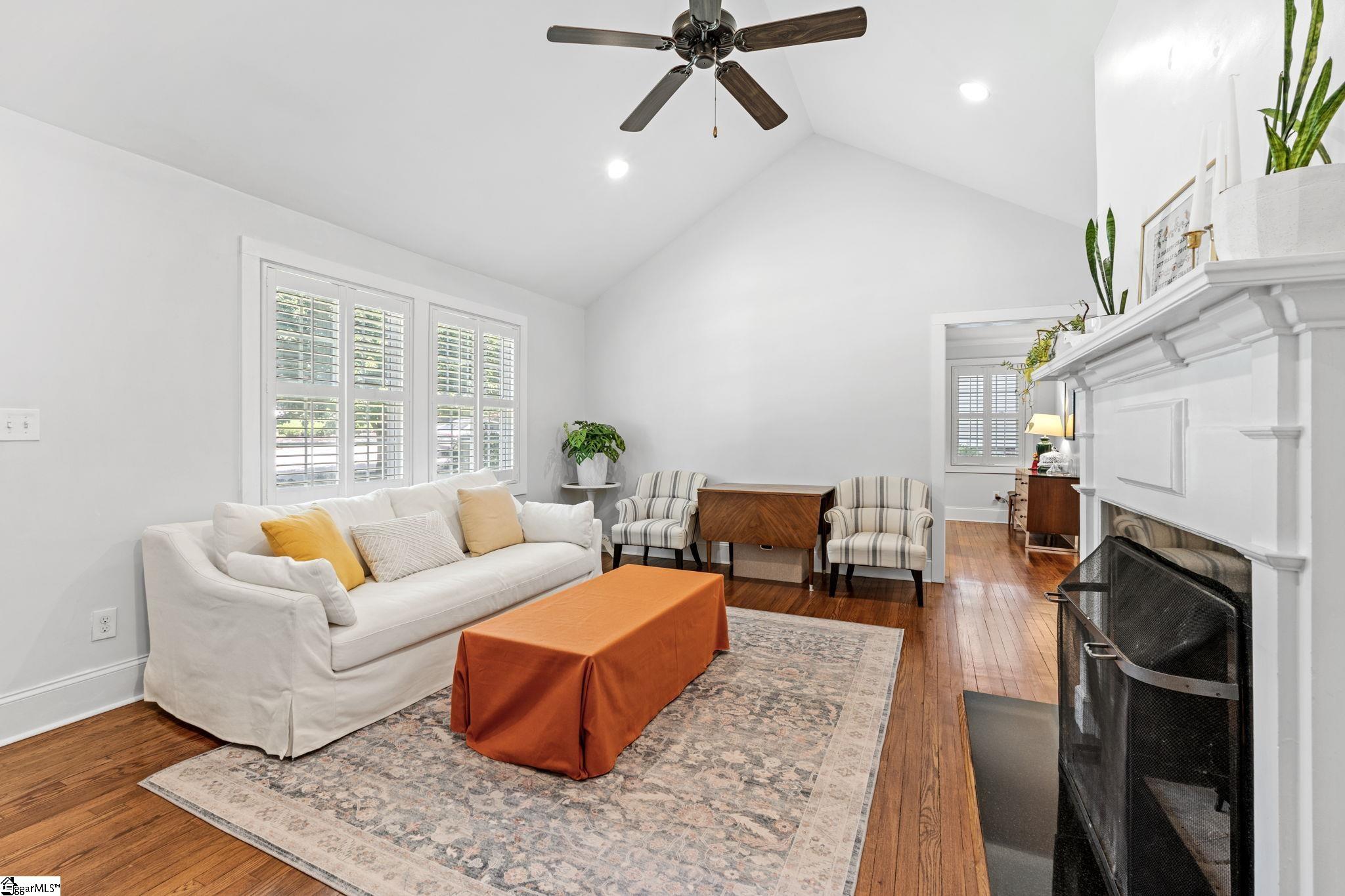 15 Phillips Lane Greenville, SC 29605
