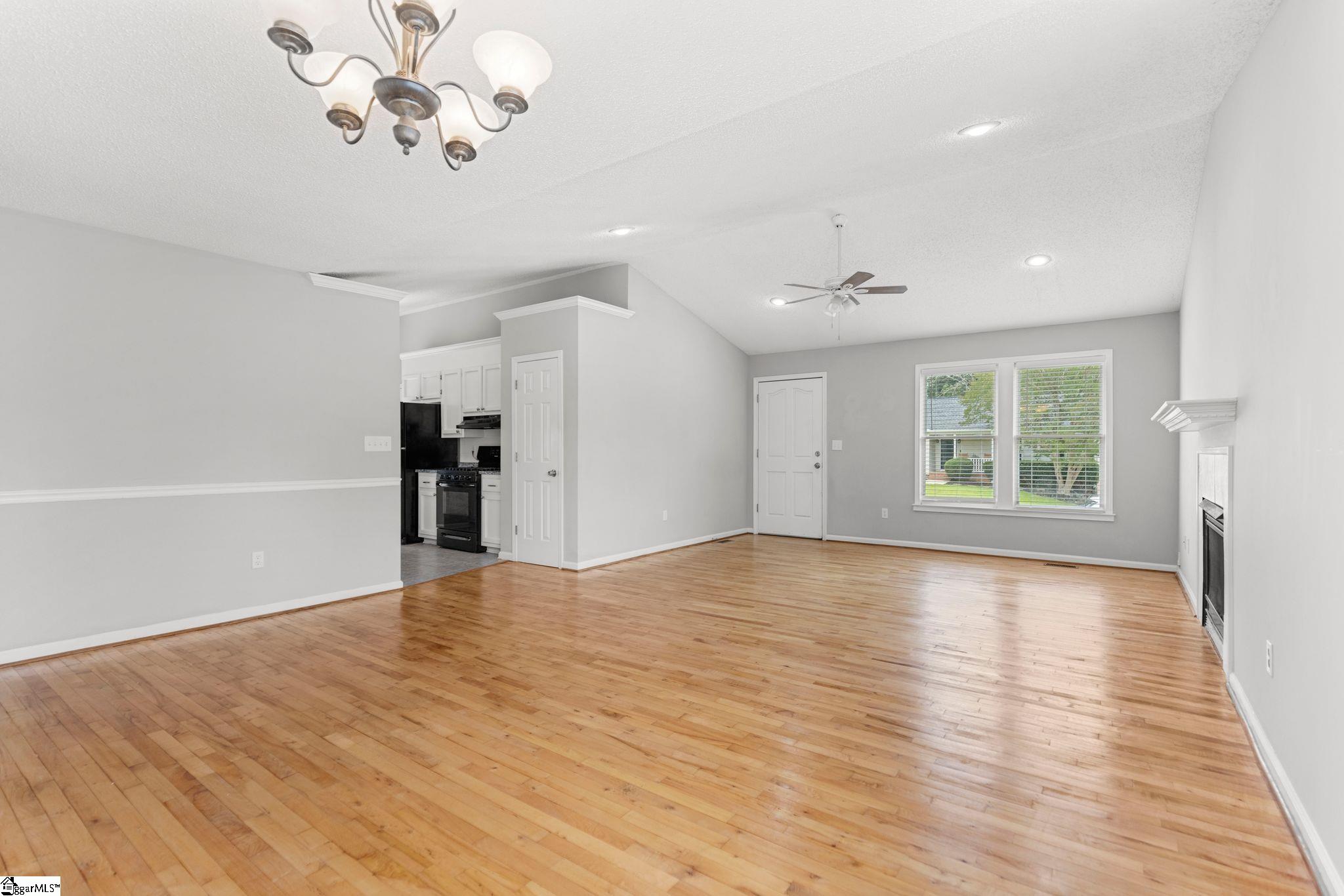 120 Charmar Way Taylors, SC 29687