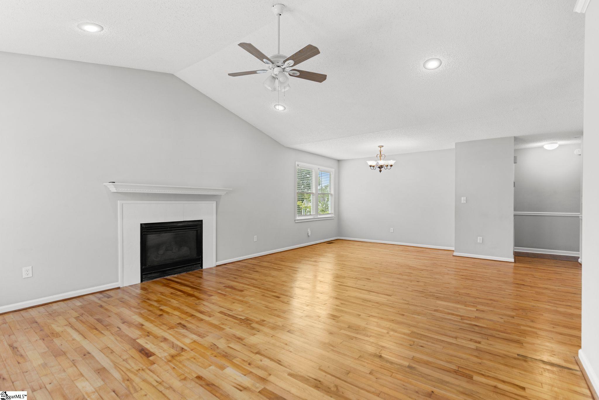 120 Charmar Way Taylors, SC 29687