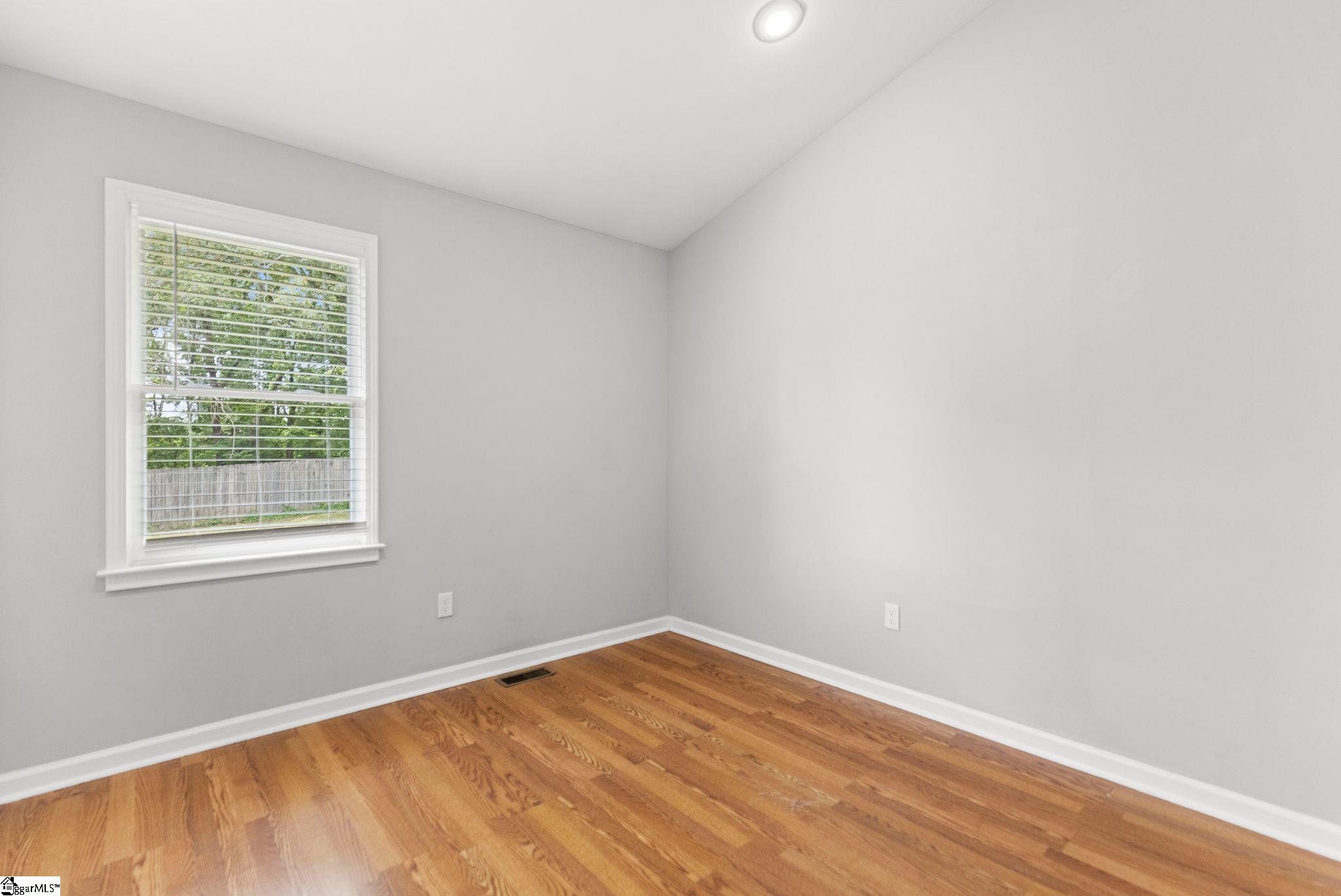 120 Charmar Way Taylors, SC 29687
