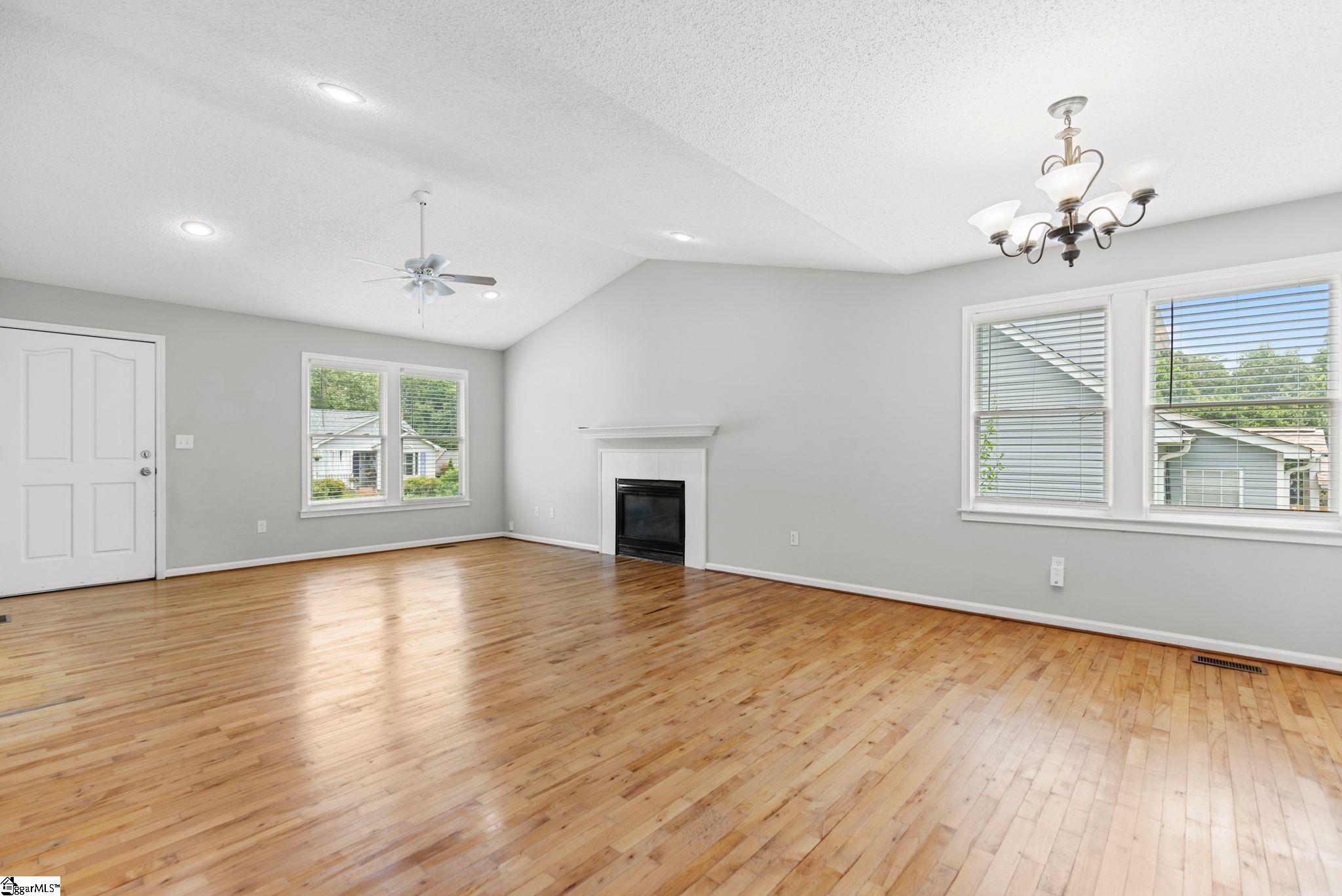 120 Charmar Way Taylors, SC 29687