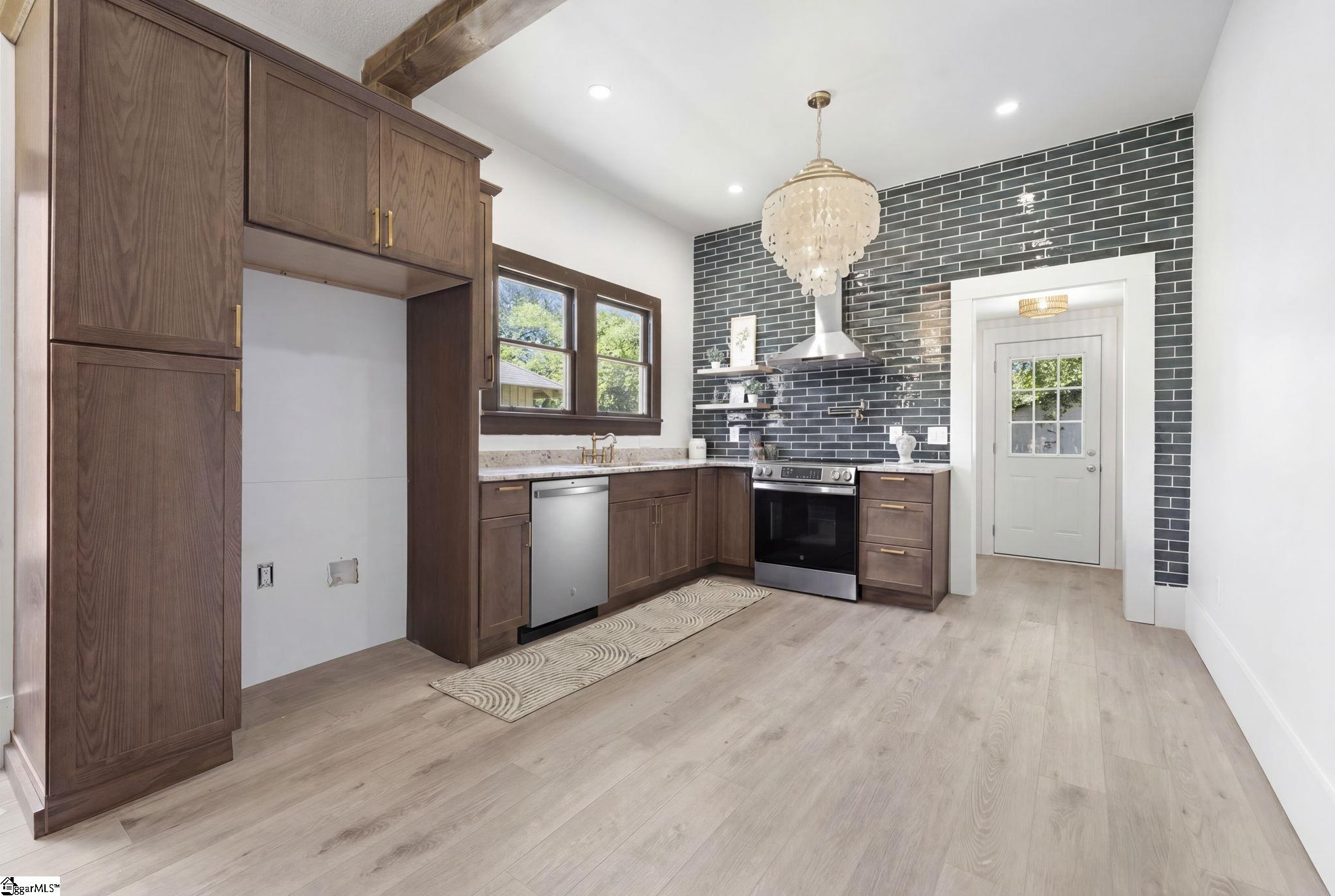 8 Bragg Street Greenville, SC 29611