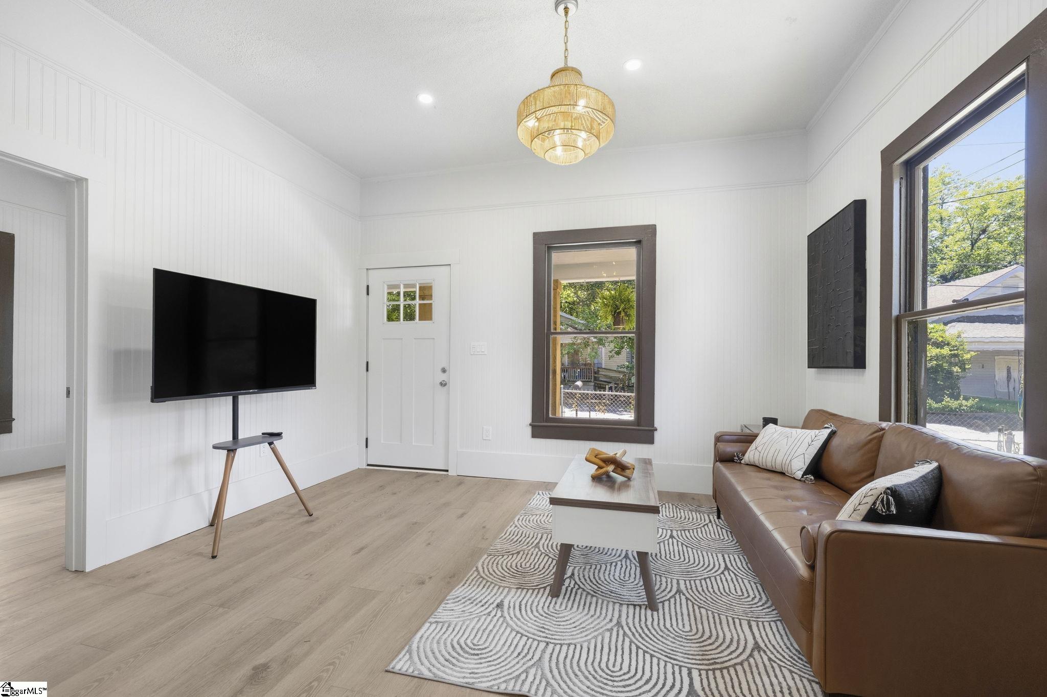 8 Bragg Street Greenville, SC 29611