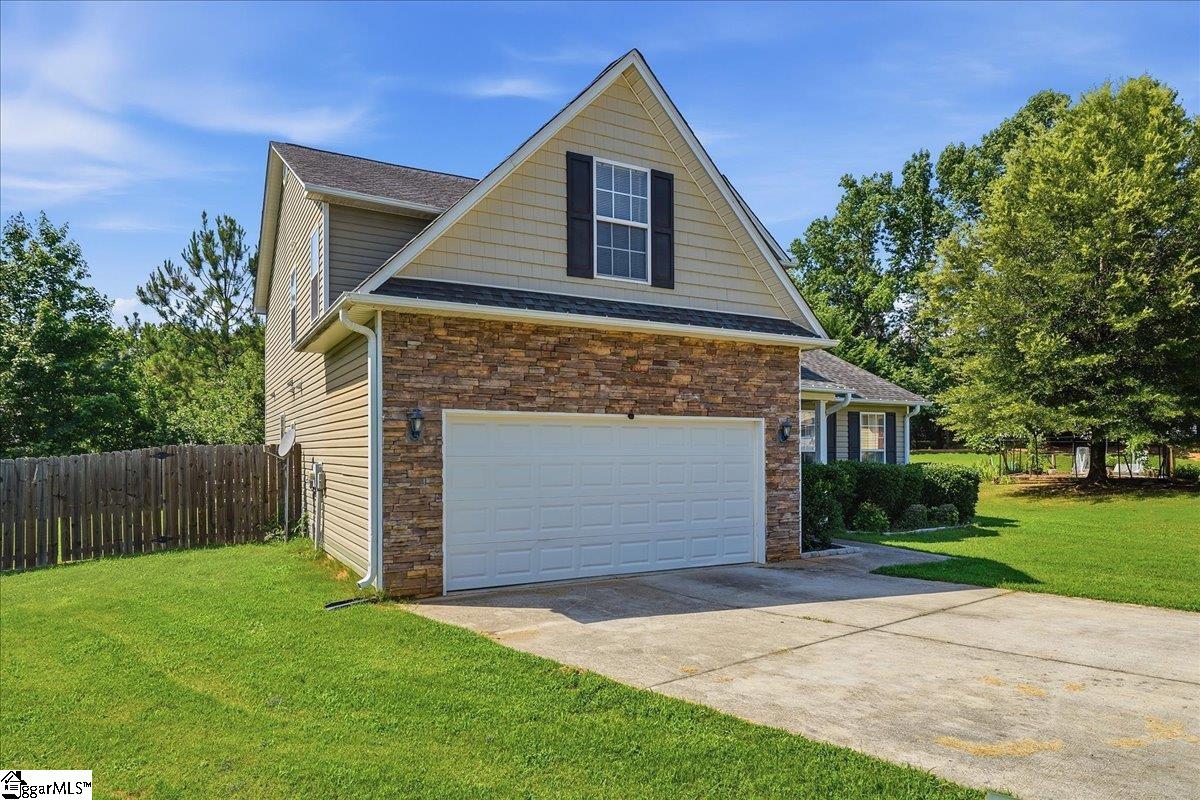 116 Kingsdale Court Simpsonville, SC 29680
