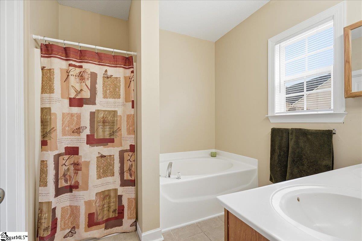 116 Kingsdale Court Simpsonville, SC 29680