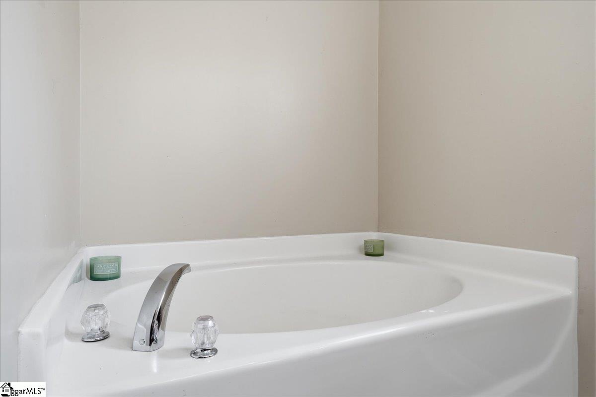 116 Kingsdale Court Simpsonville, SC 29680