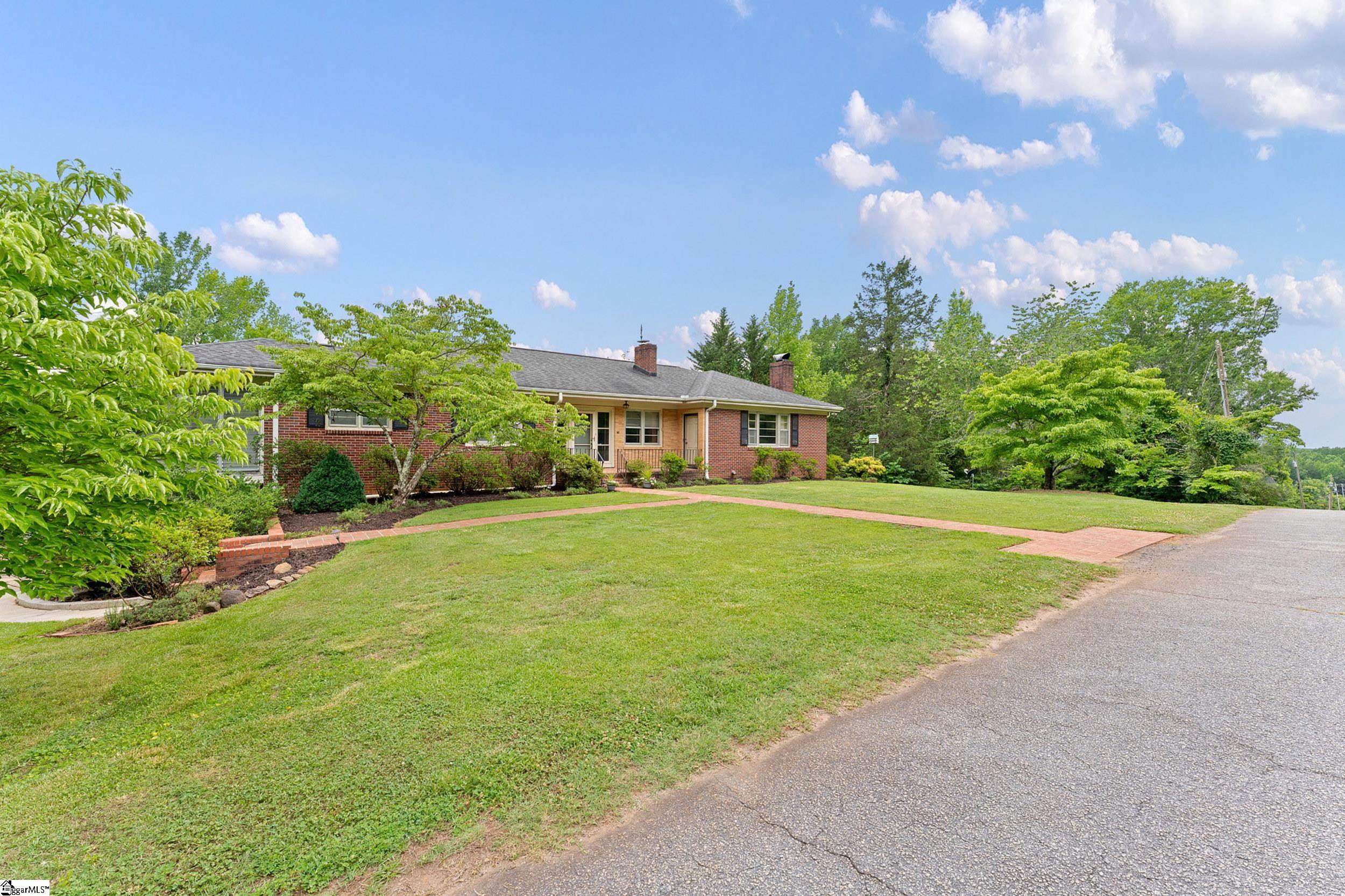 210 N Rockview Drive Greenville, SC 29609