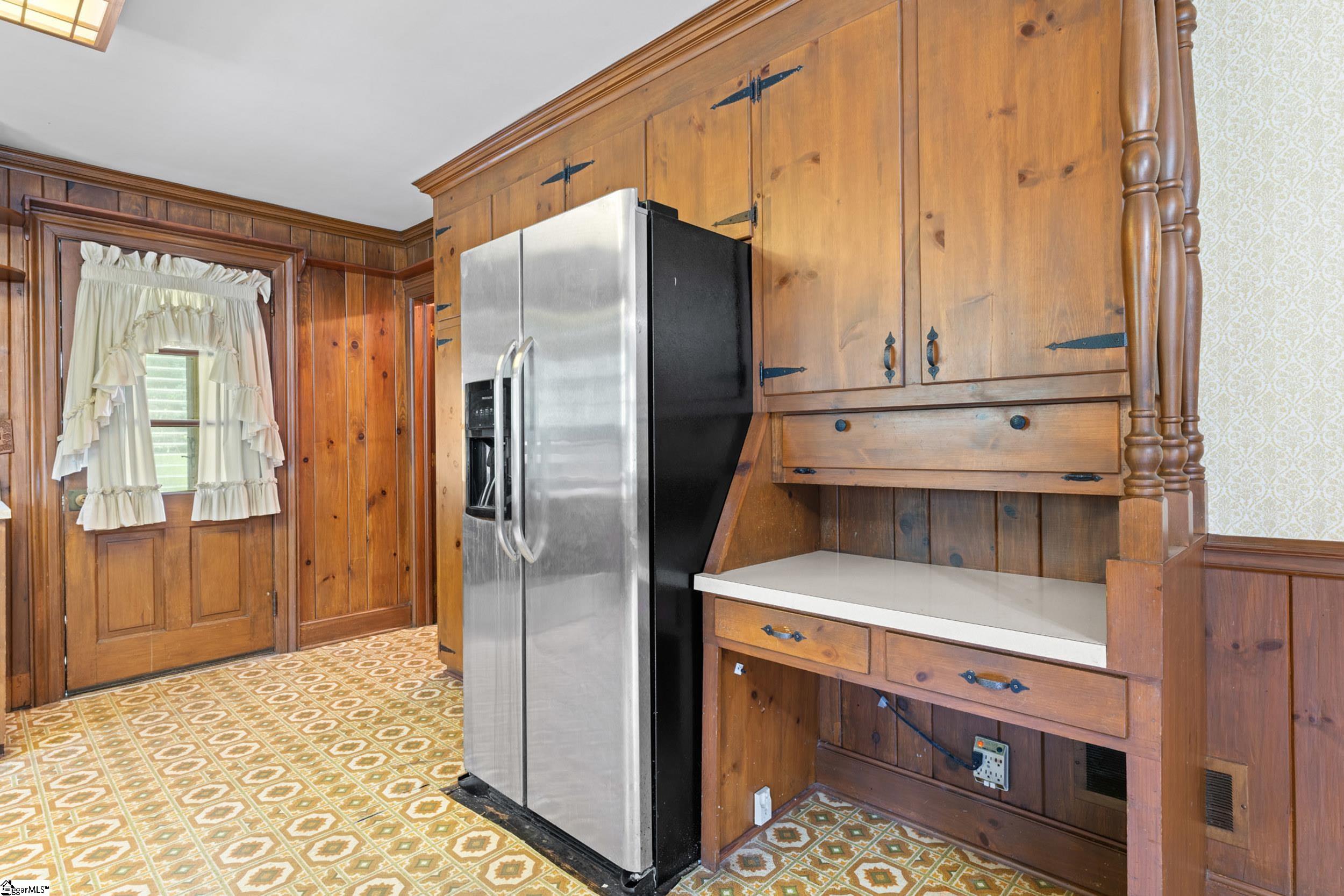 210 N Rockview Drive Greenville, SC 29609