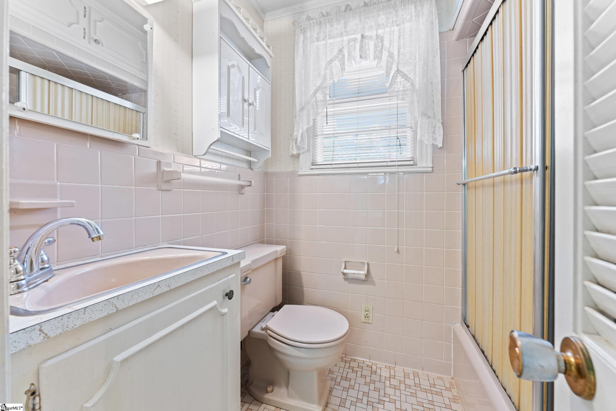 210 N Rockview Drive Greenville, SC 29609