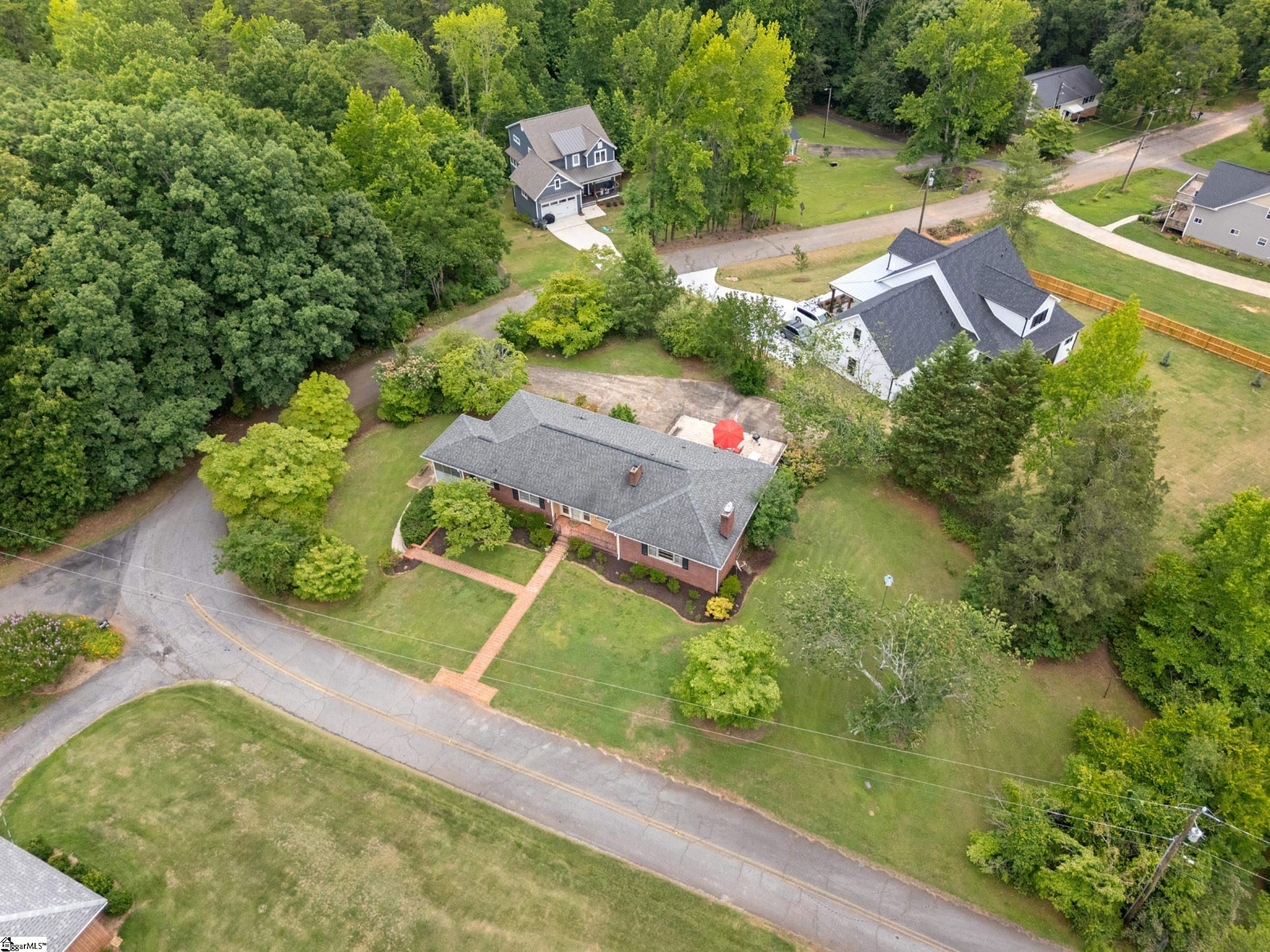 210 N Rockview Drive Greenville, SC 29609