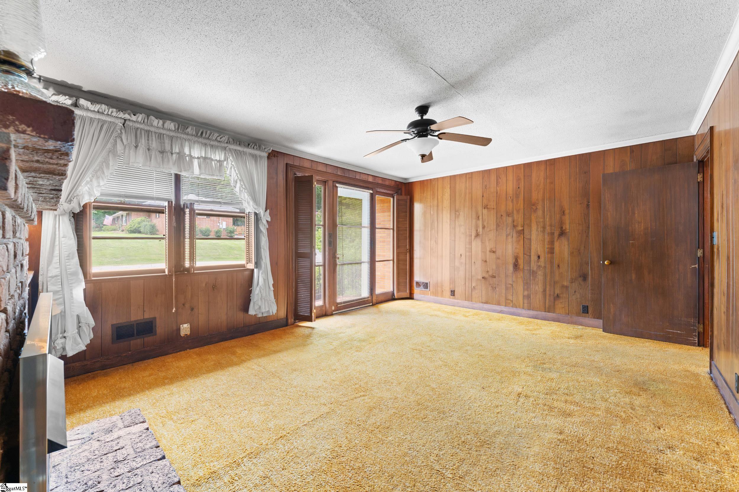 210 N Rockview Drive Greenville, SC 29609