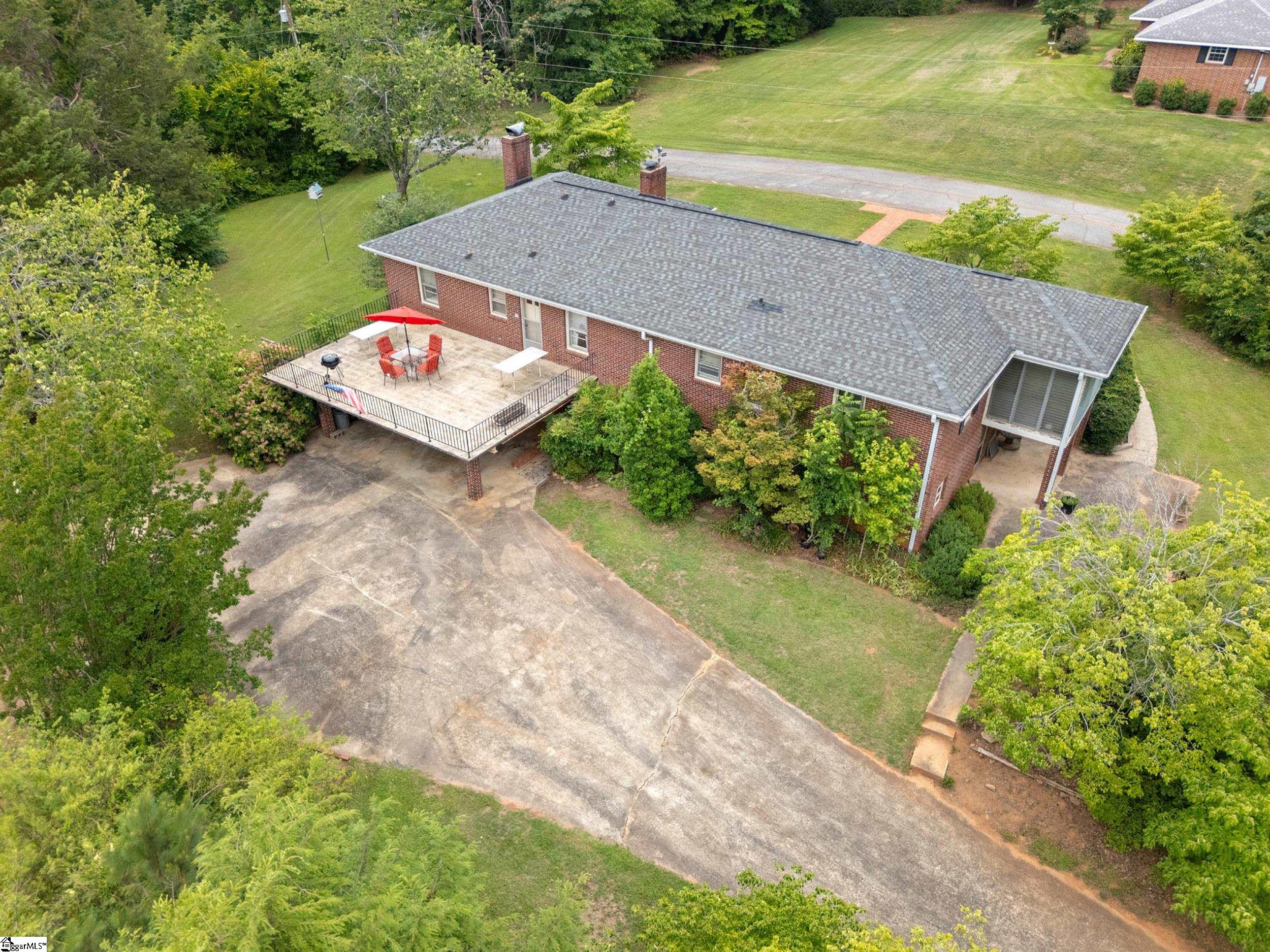210 N Rockview Drive Greenville, SC 29609
