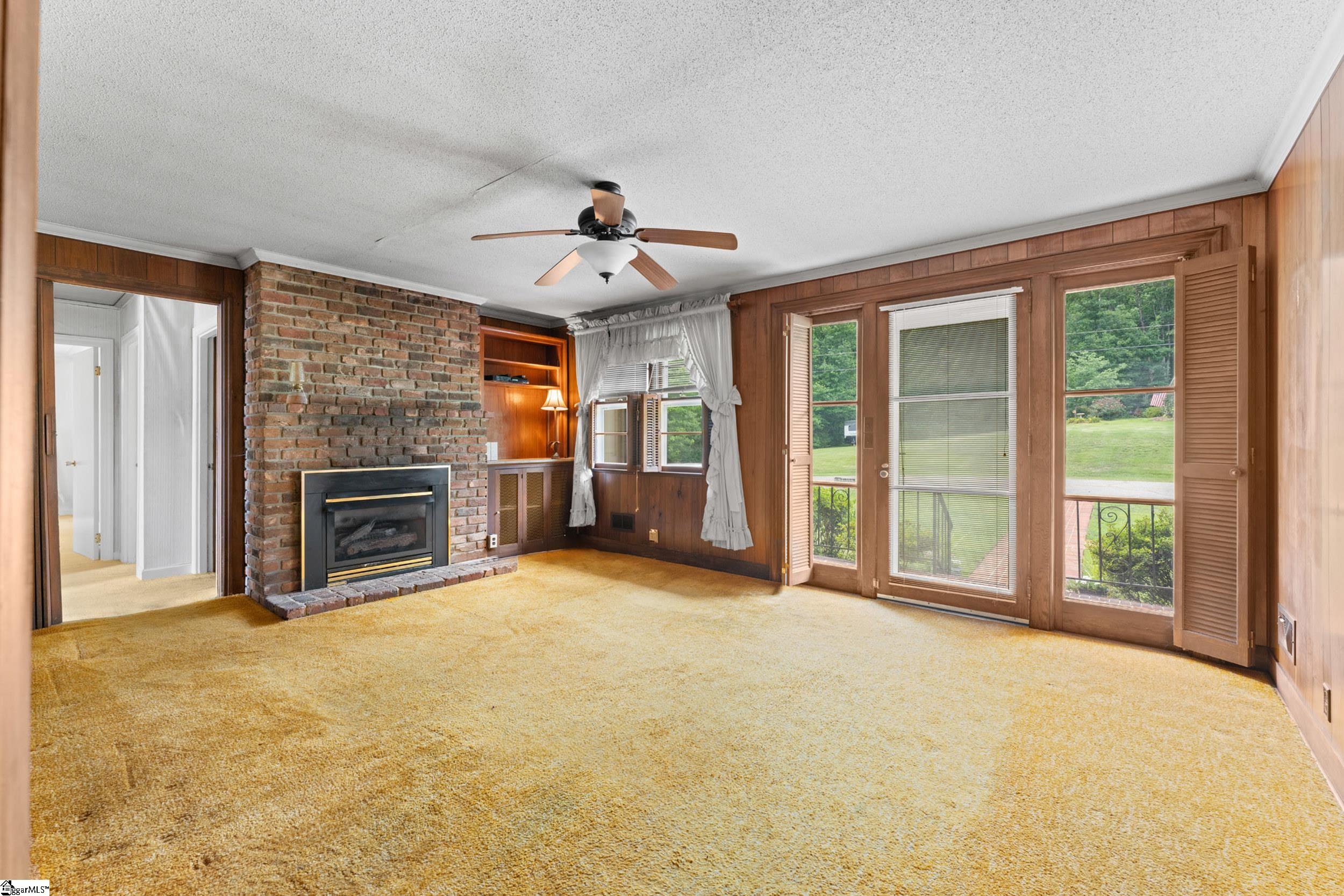 210 N Rockview Drive Greenville, SC 29609