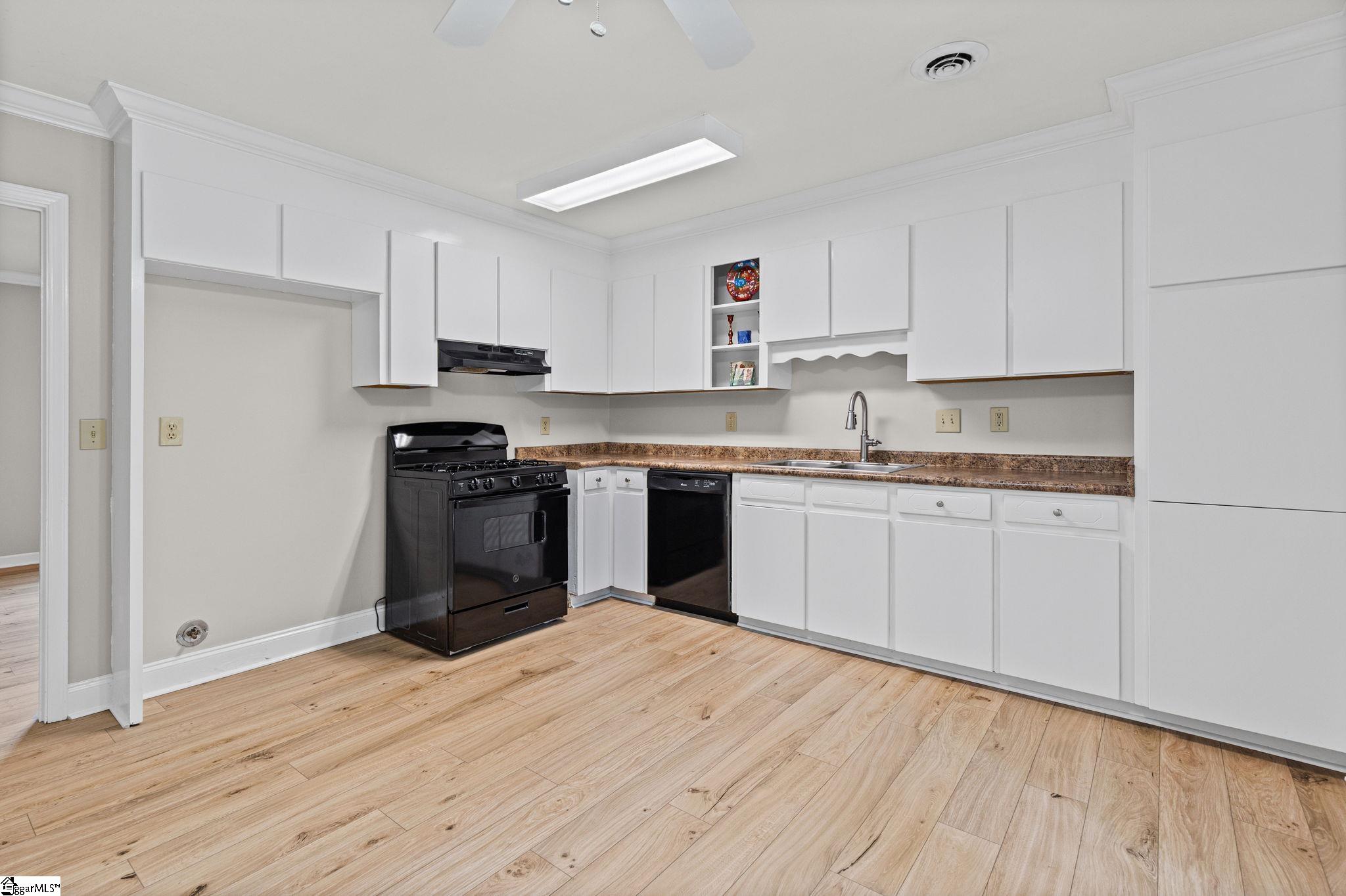 1 Bellamy Court Taylors, SC 29687-4322