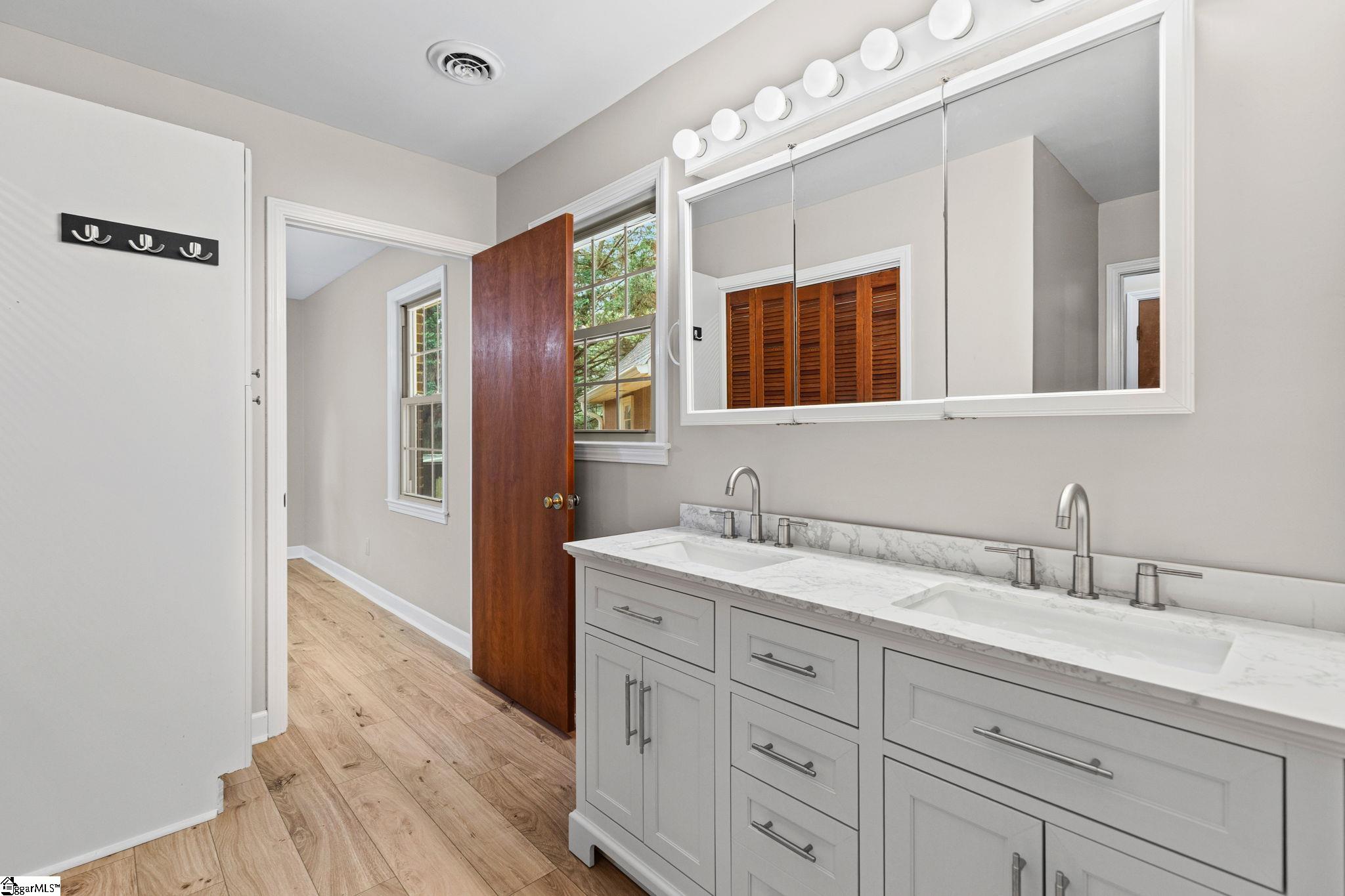 1 Bellamy Court Taylors, SC 29687-4322