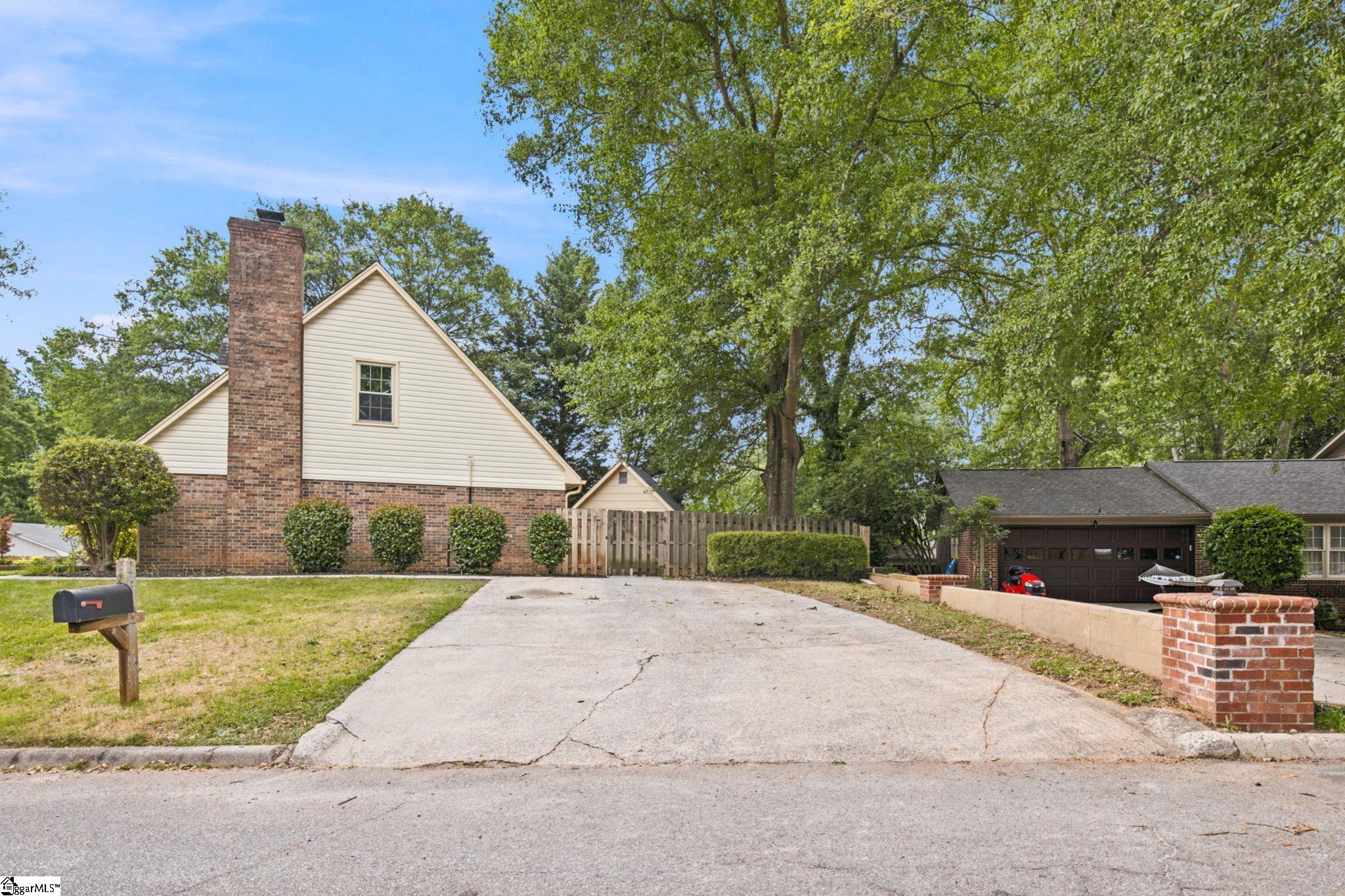 1 Bellamy Court Taylors, SC 29687-4322