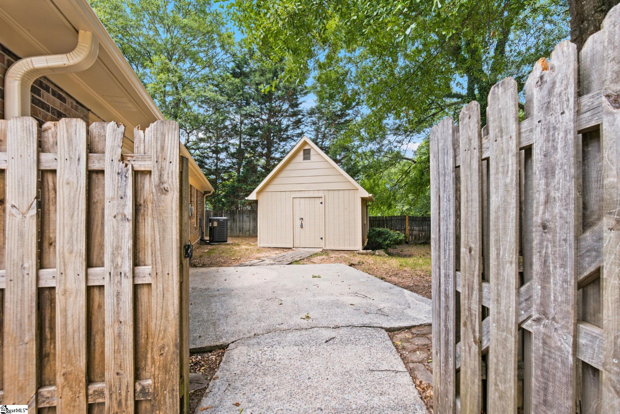 1 Bellamy Court Taylors, SC 29687-4322
