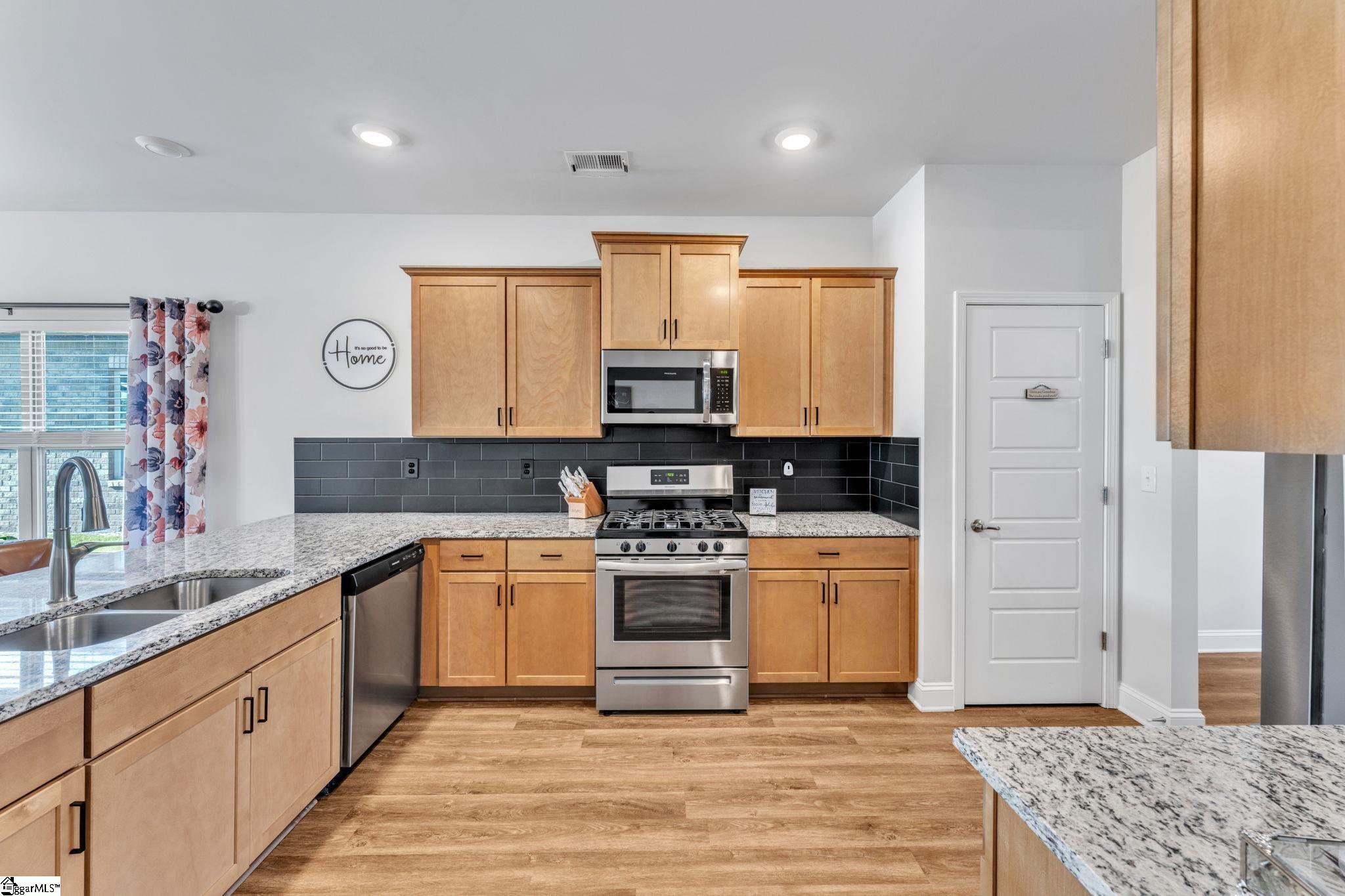 30 Woodcross Drive Simpsonville, SC 29681
