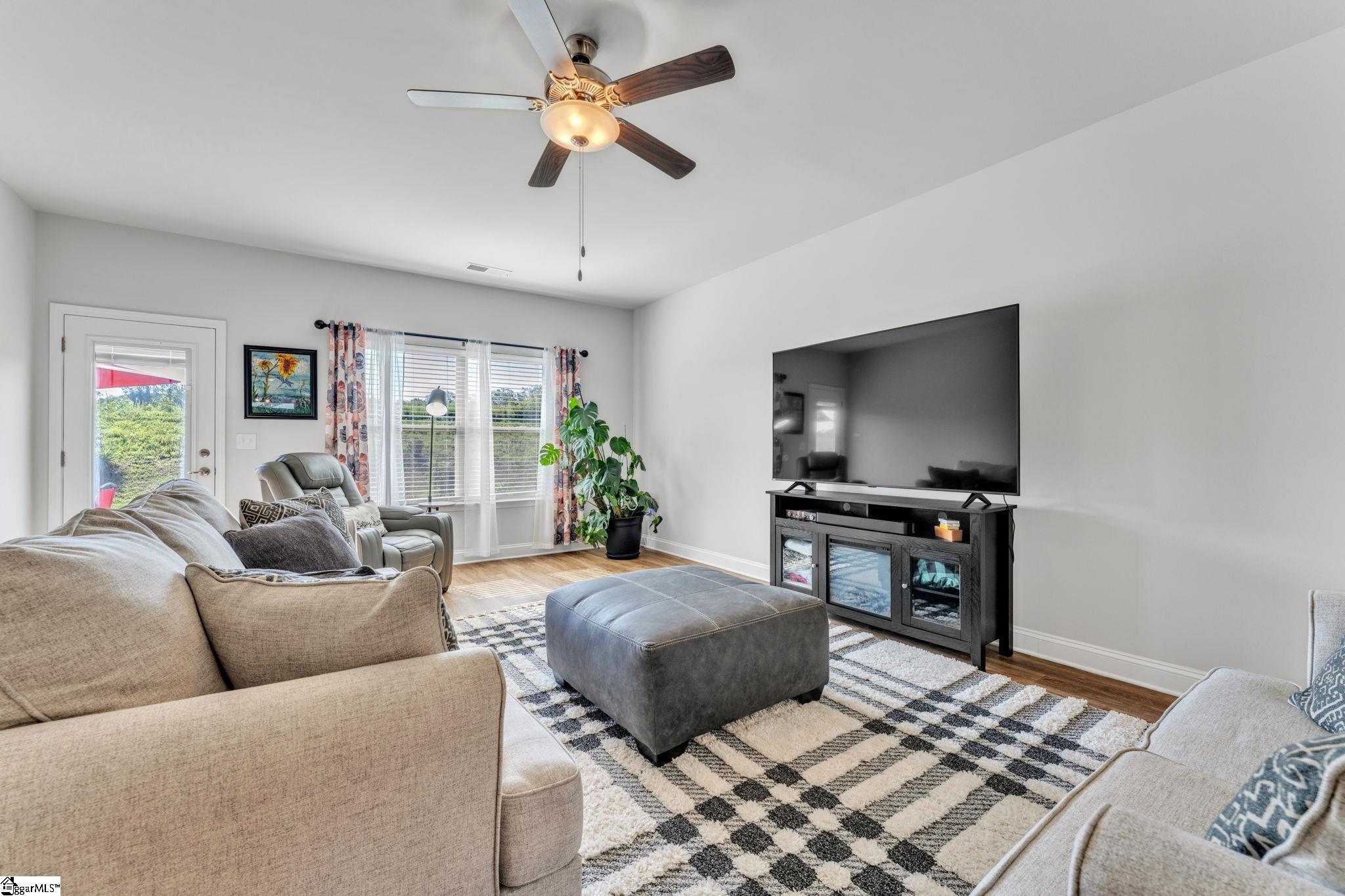 30 Woodcross Drive Simpsonville, SC 29681