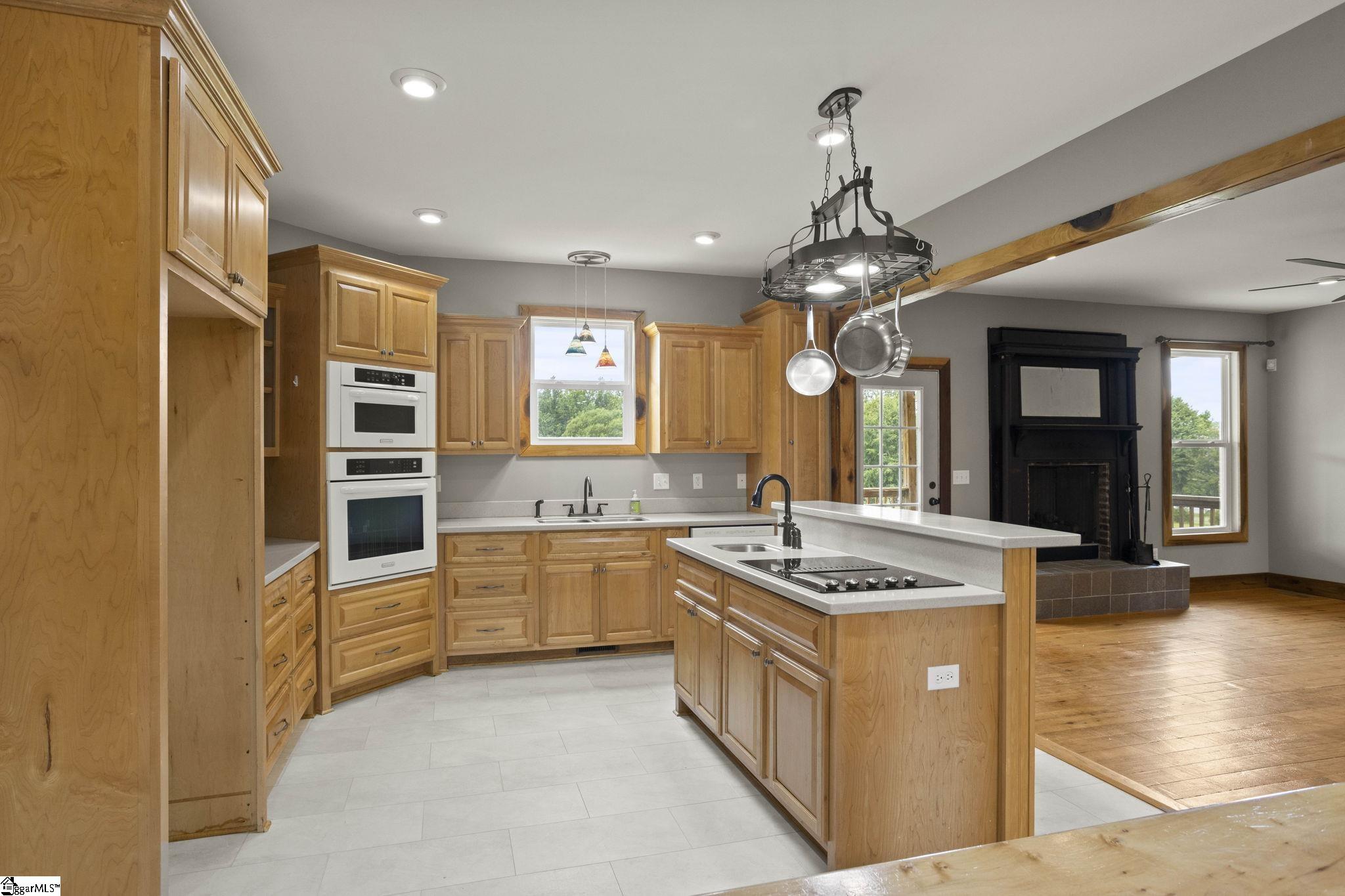 210 Rutledge Lake Road Greenville, SC 29617